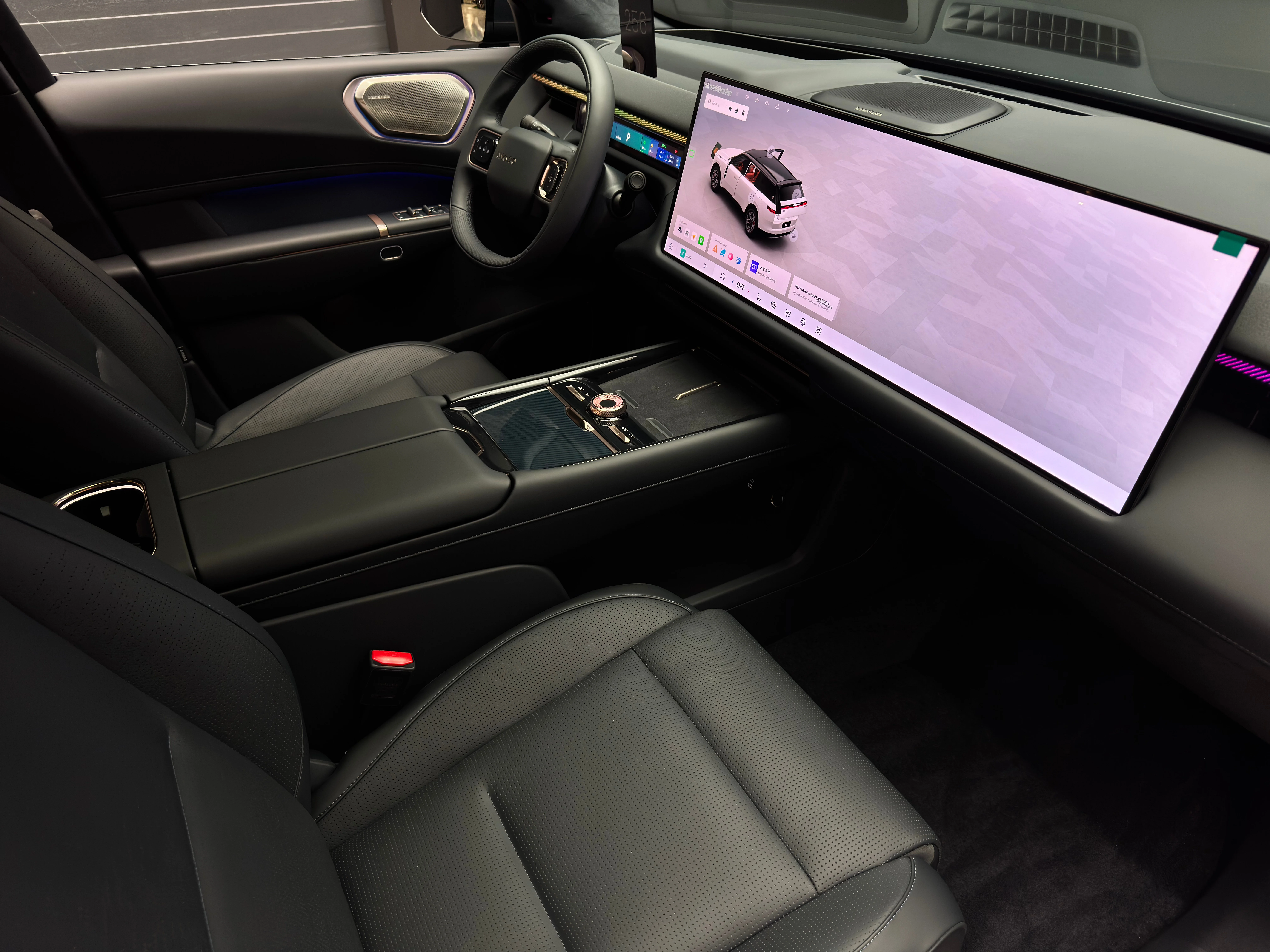 Lynk & Co 900 2025 11