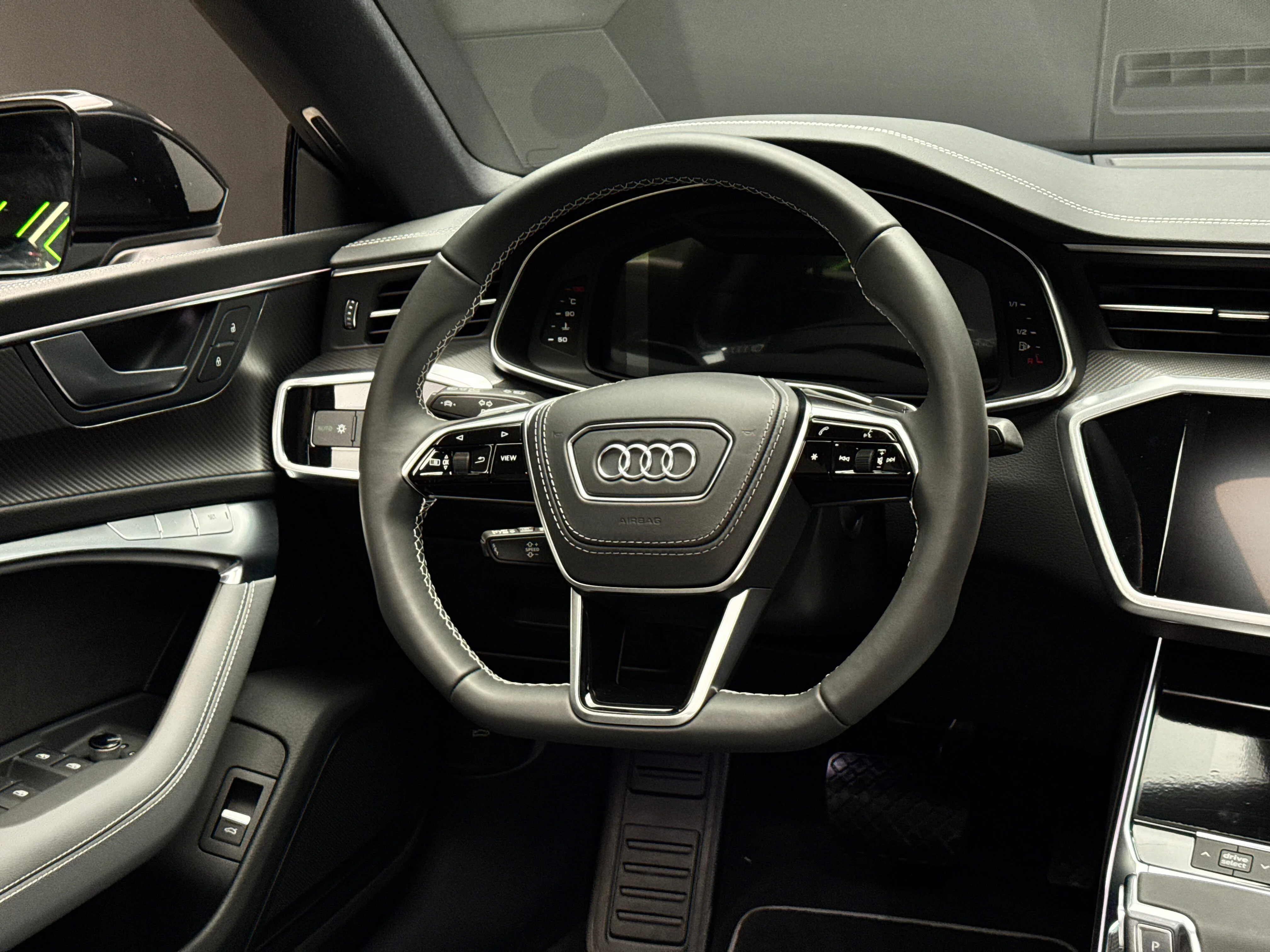 Audi A7L 2025 13