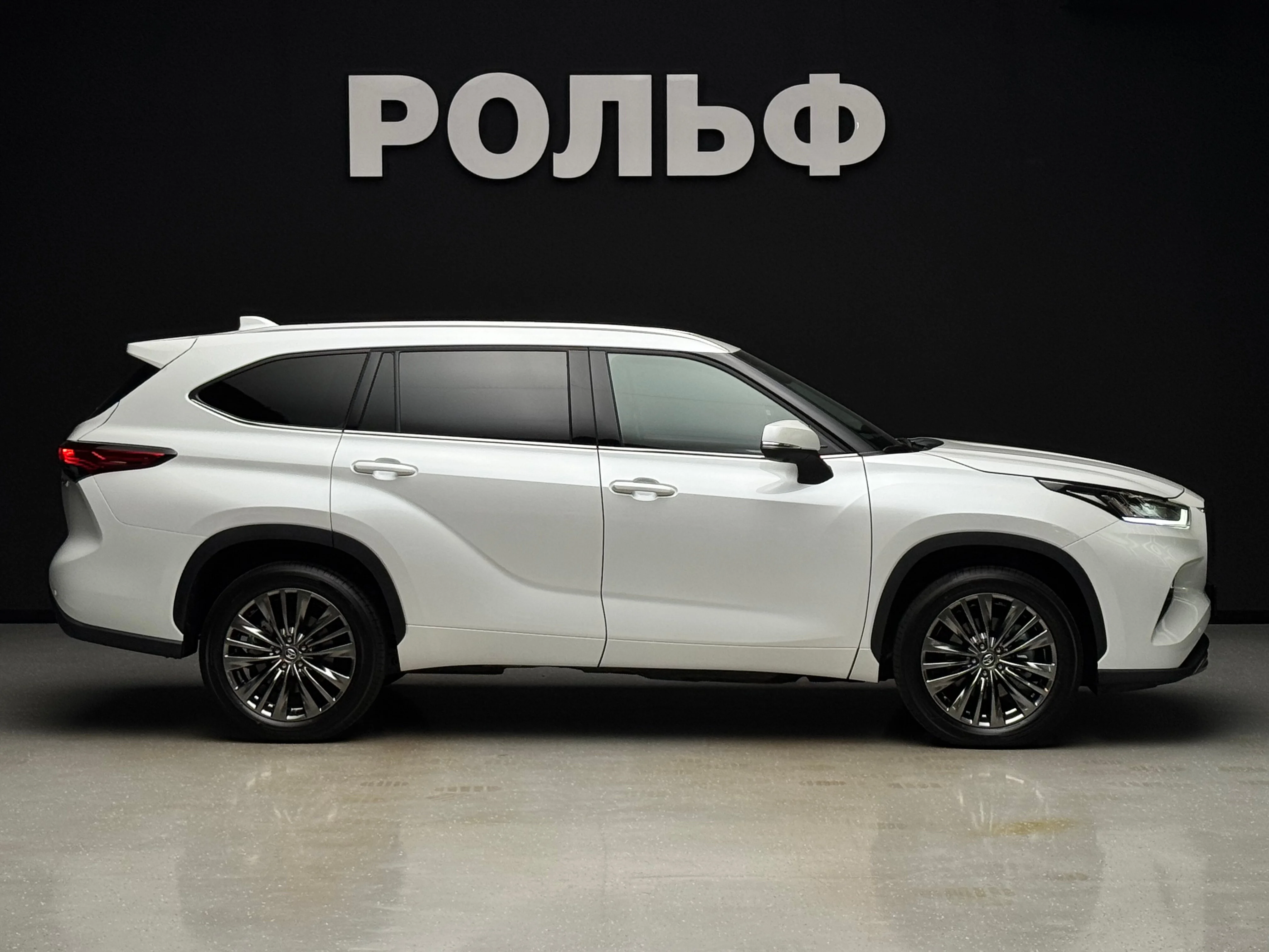 Toyota Highlander 2025 5