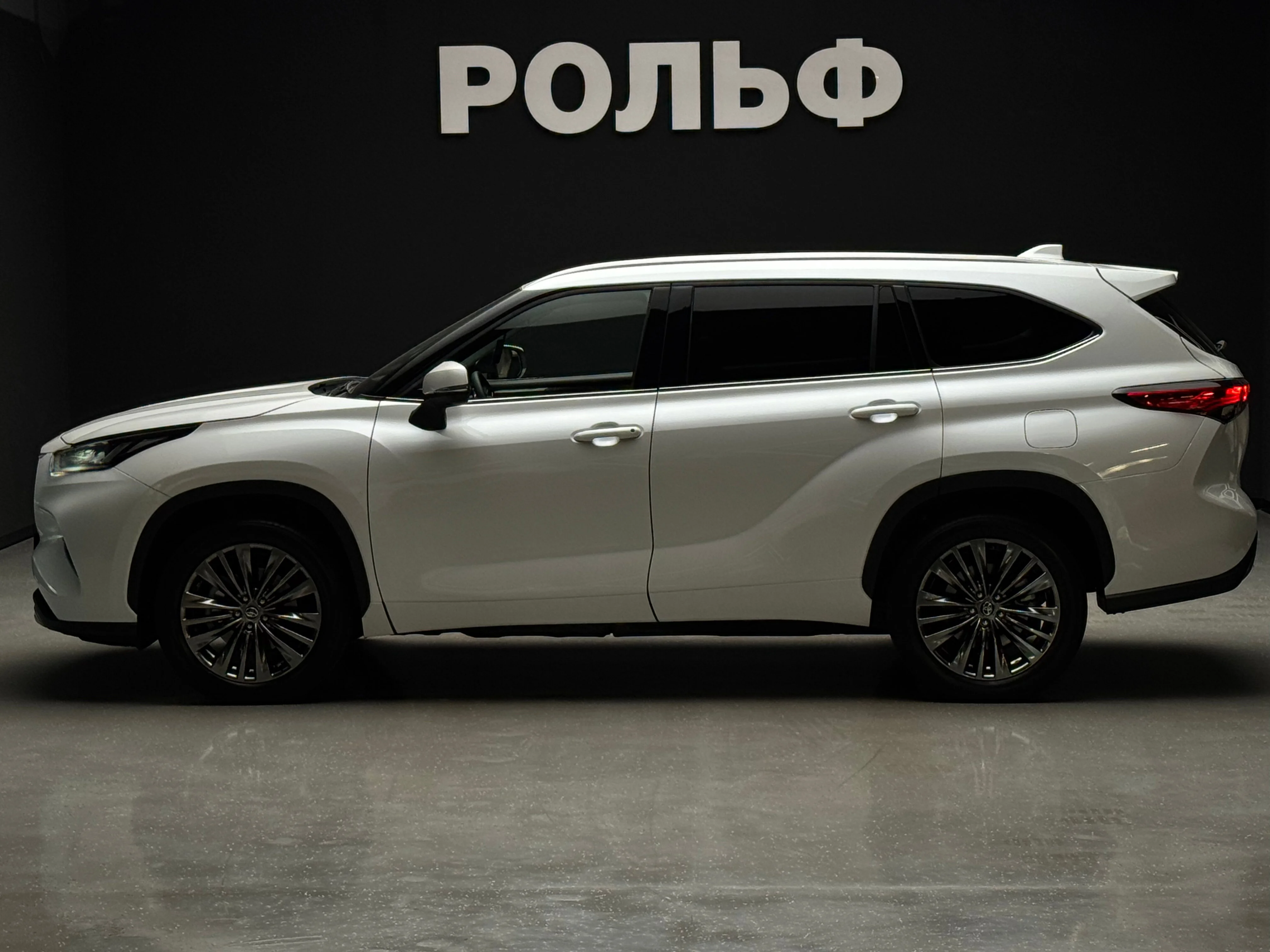 Toyota Highlander 2025 6