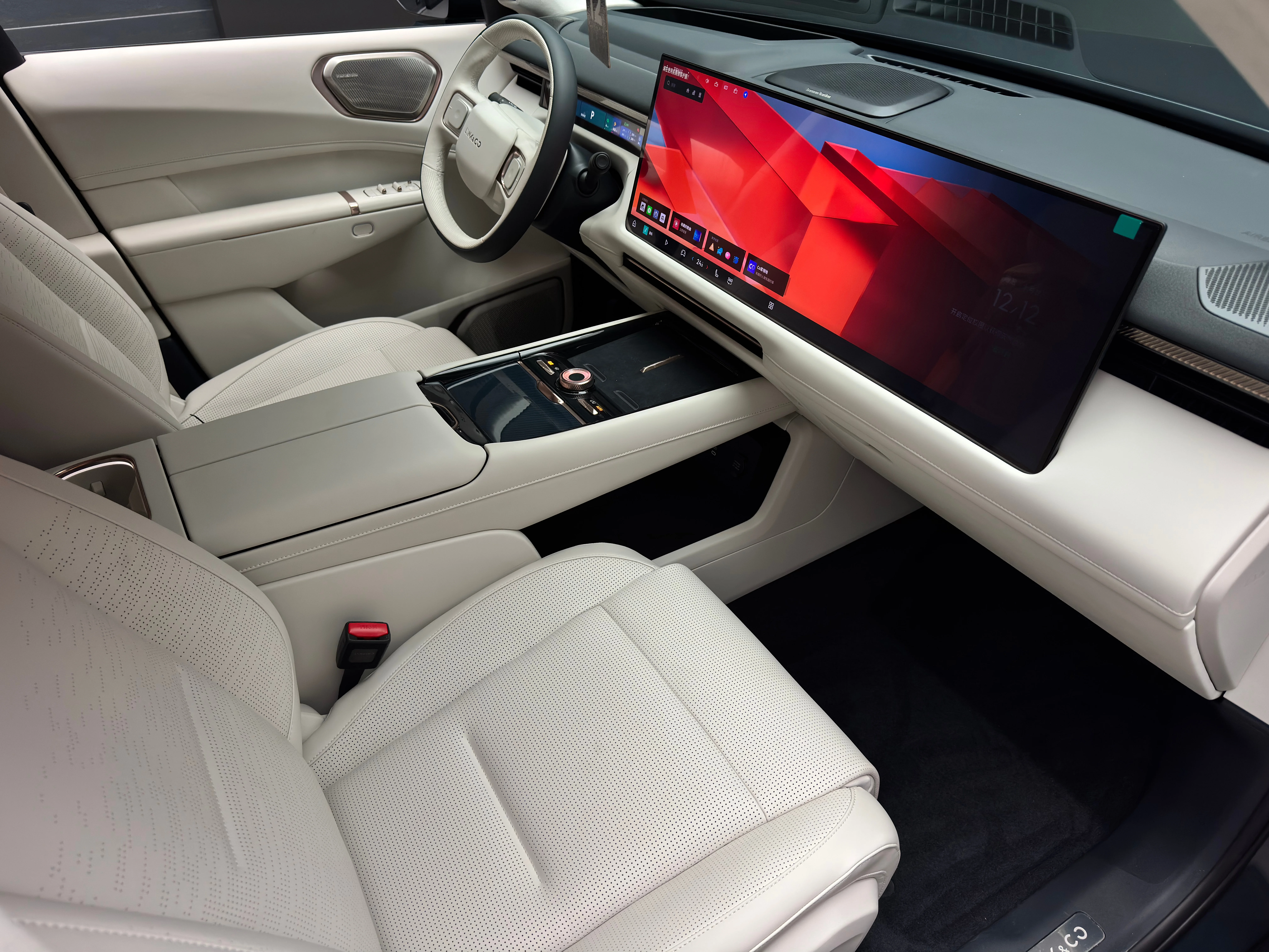 Lynk & Co 900 2025 11