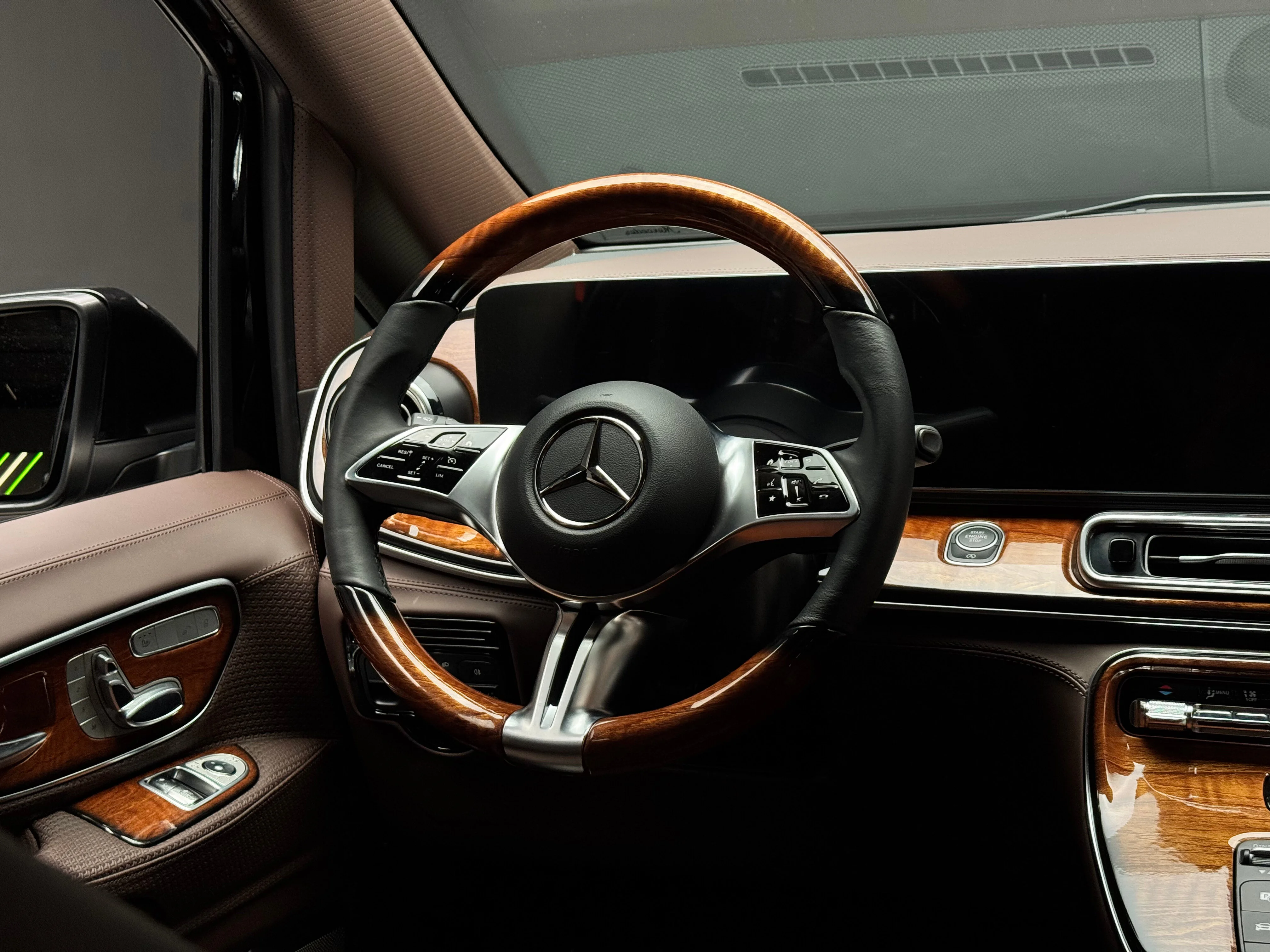 Mercedes-Benz V-класс 2025 13