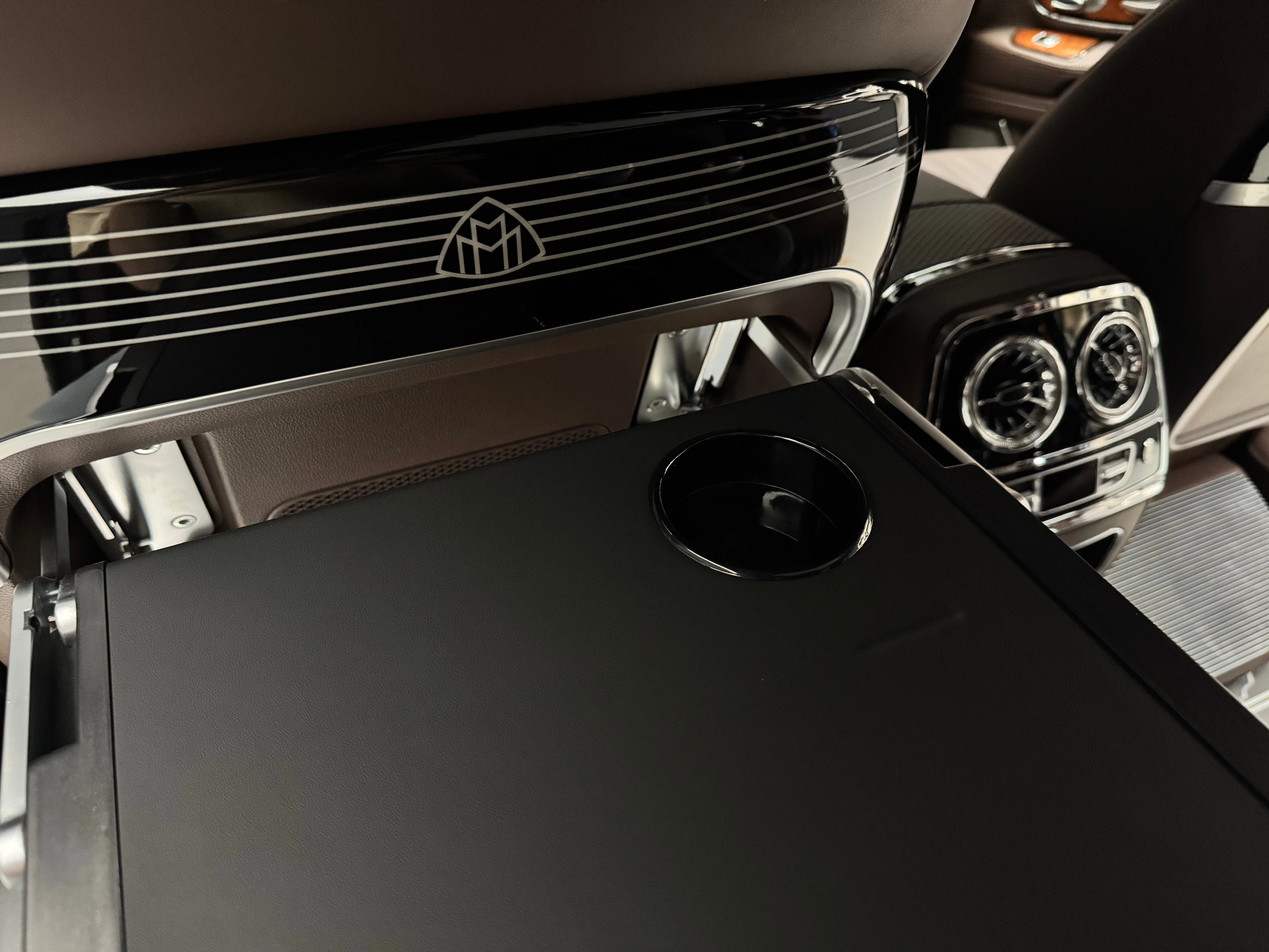 Mercedes-Benz V-класс 2025 28