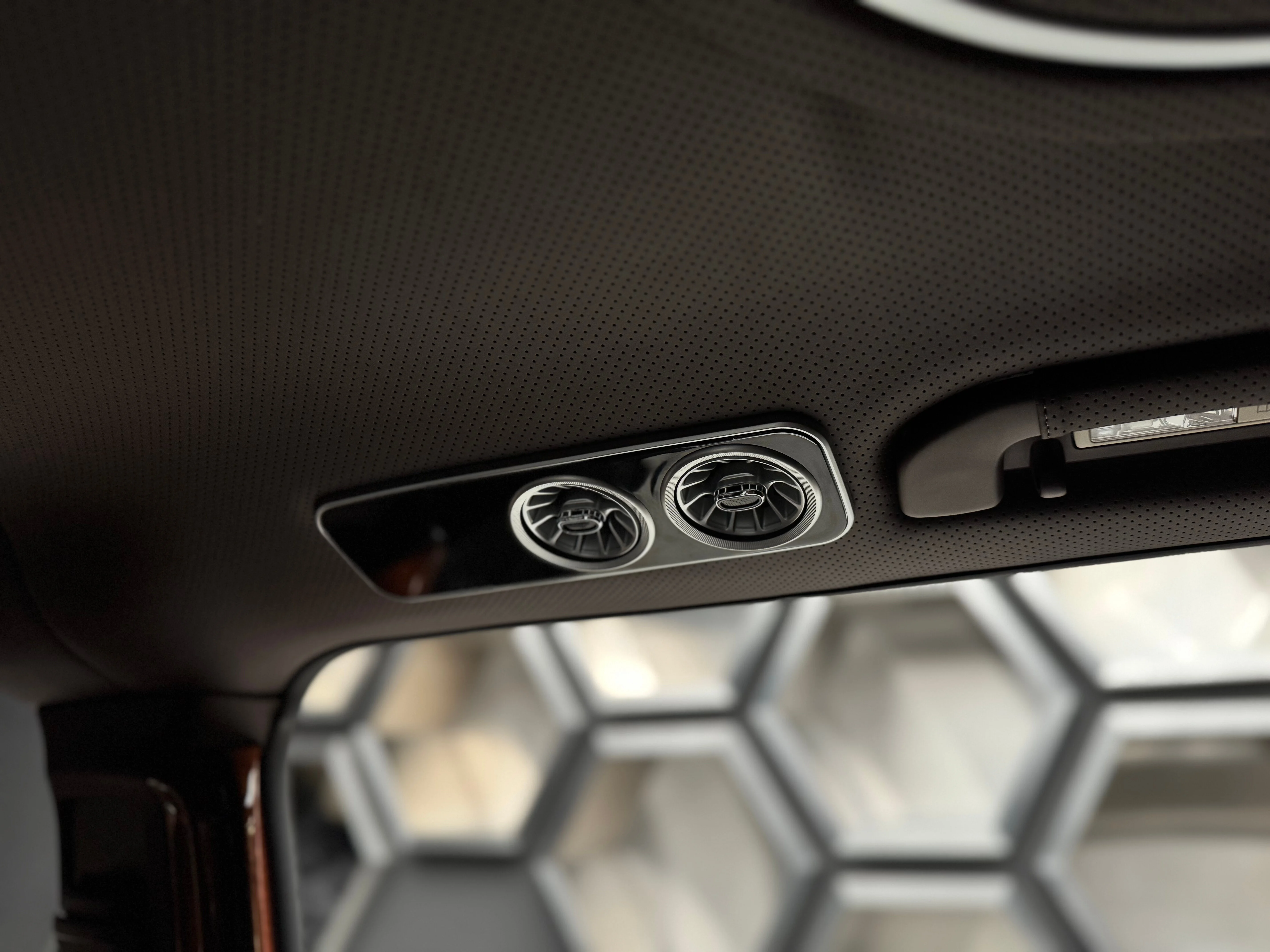 Mercedes-Benz V-класс 2025 24