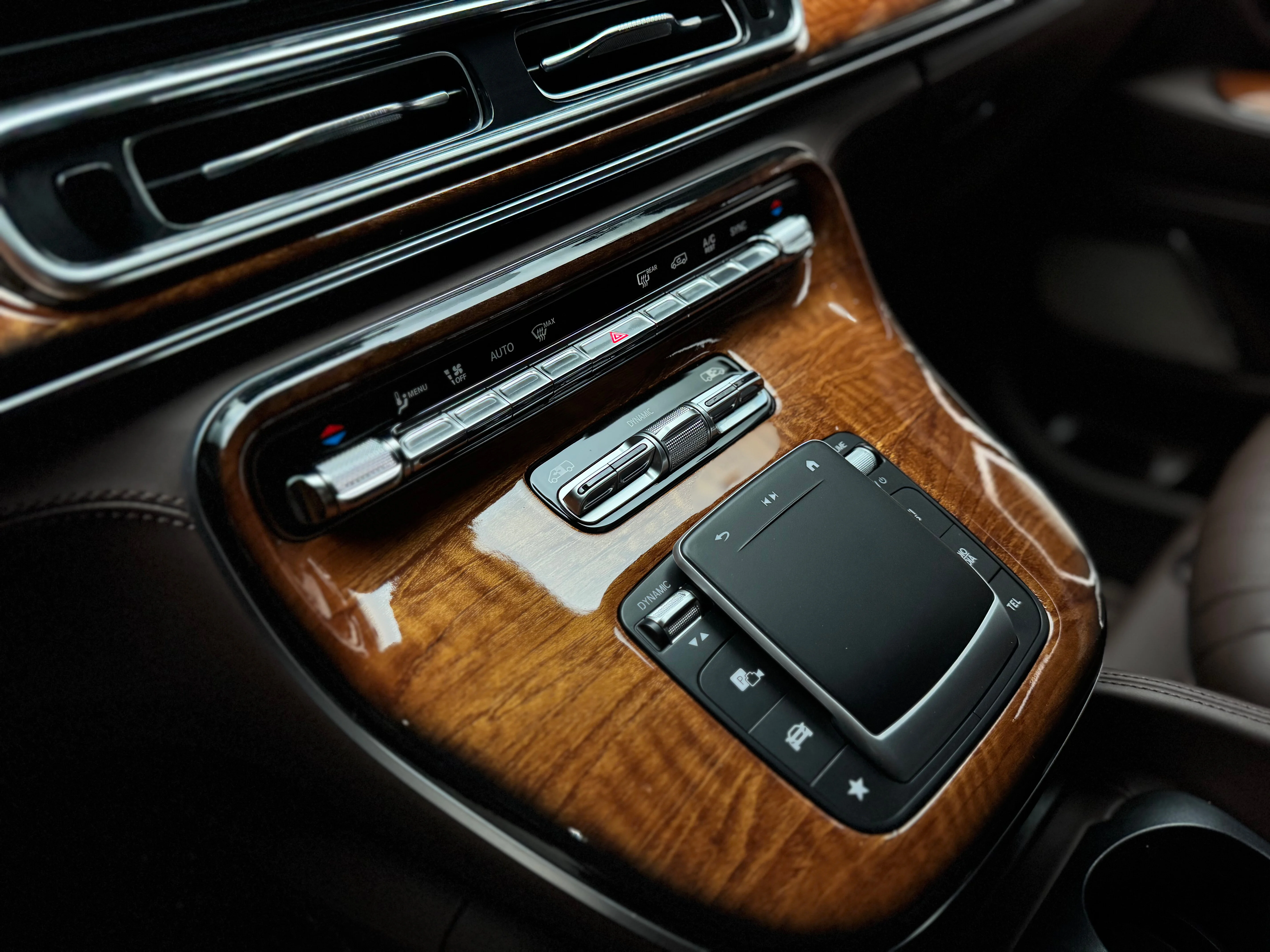 Mercedes-Benz V-класс 2025 18