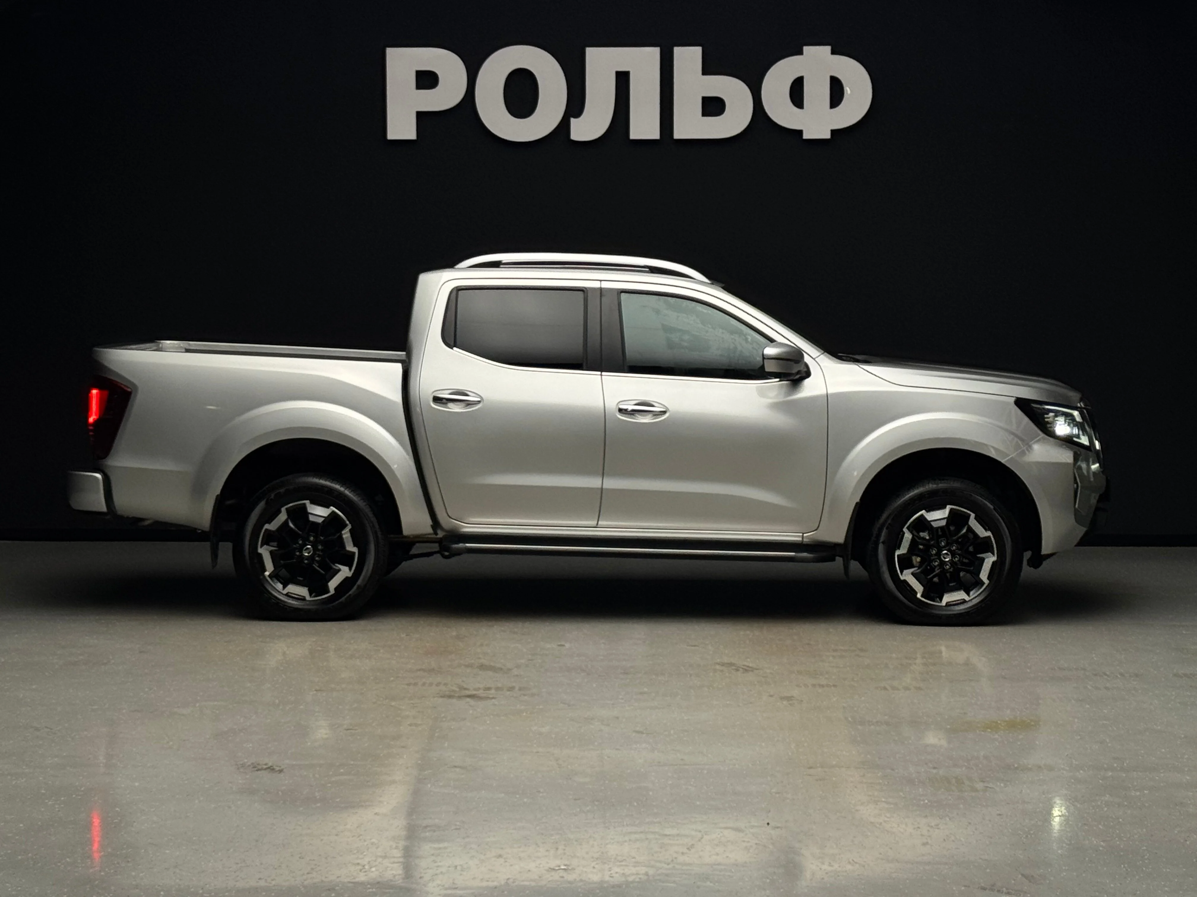 Nissan Navara 2024 4