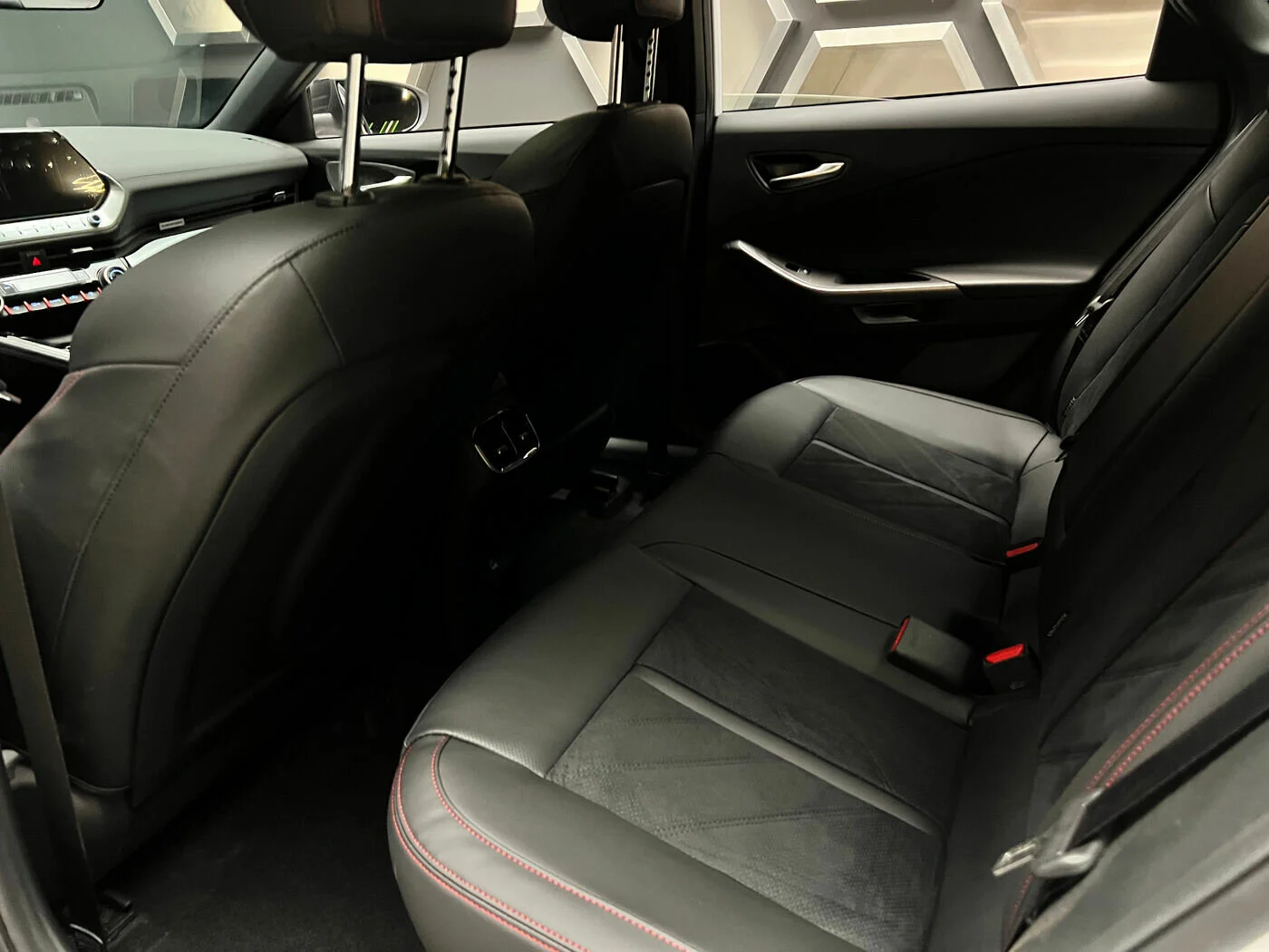 Hyundai Lafesta 2025 25