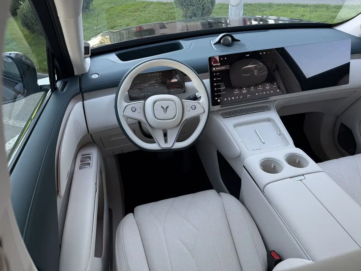 VOYAH Taishan X8, 2026