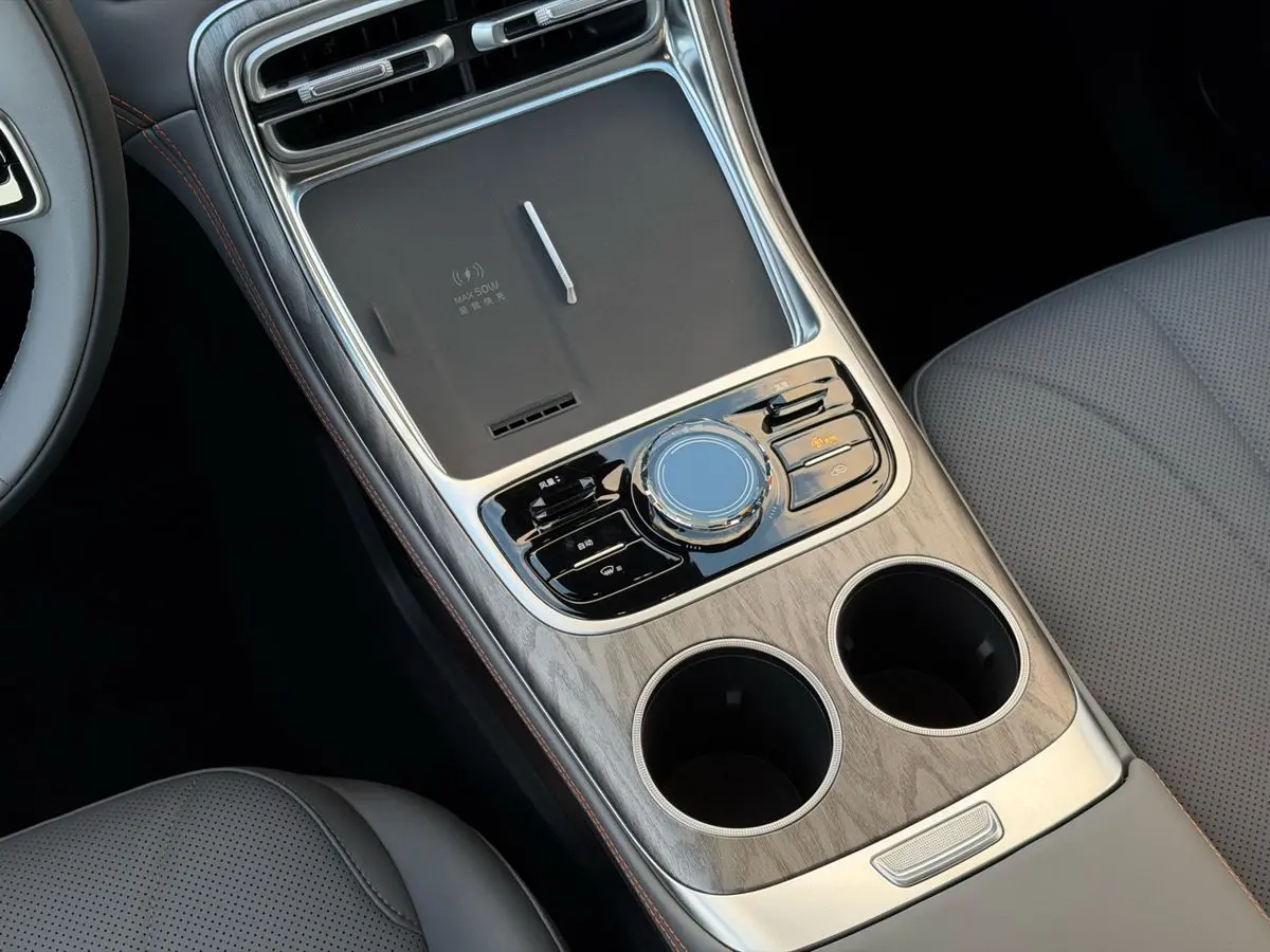 Geely Galaxy M7, 2026