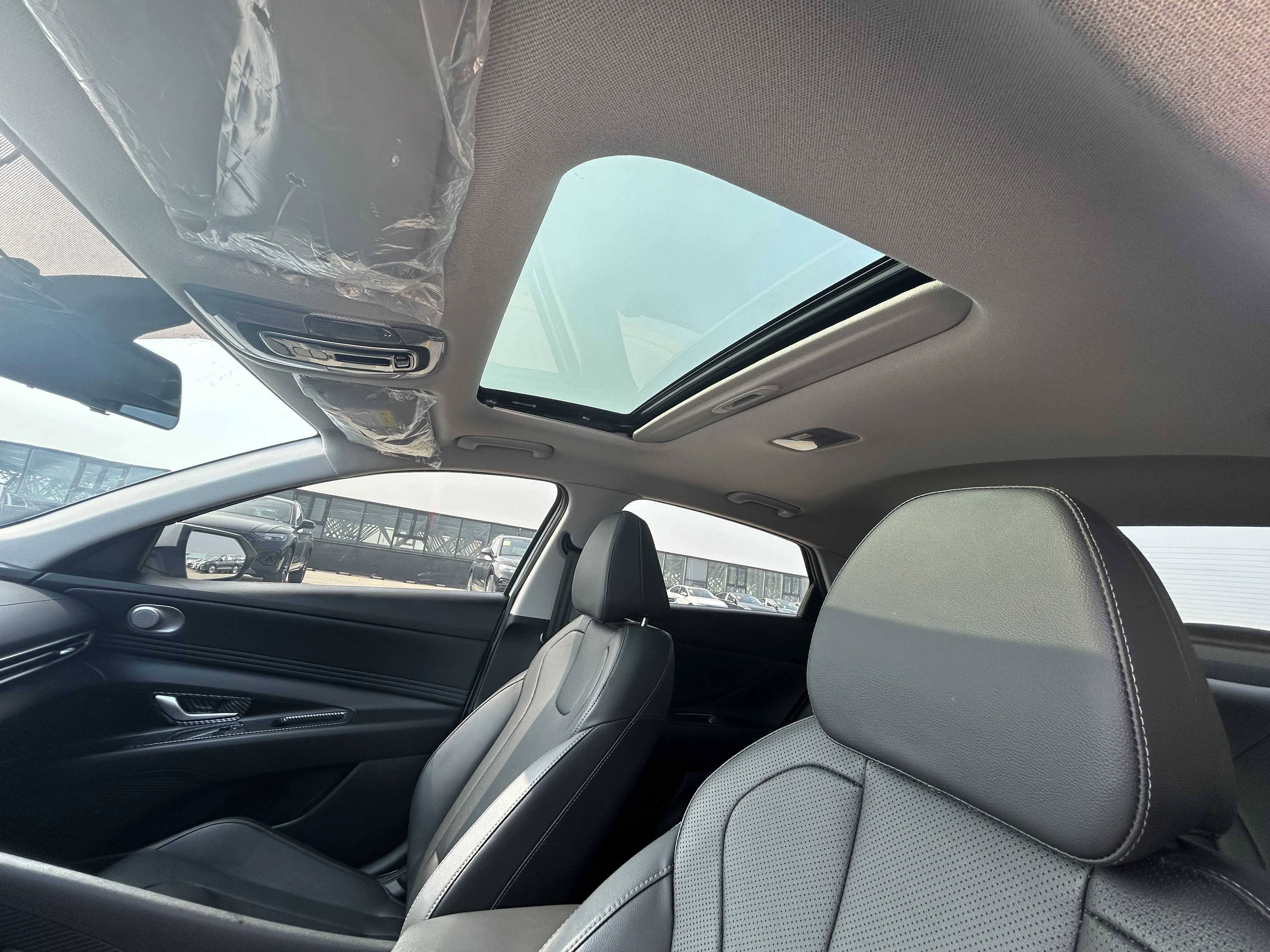 Hyundai Elantra, 2023