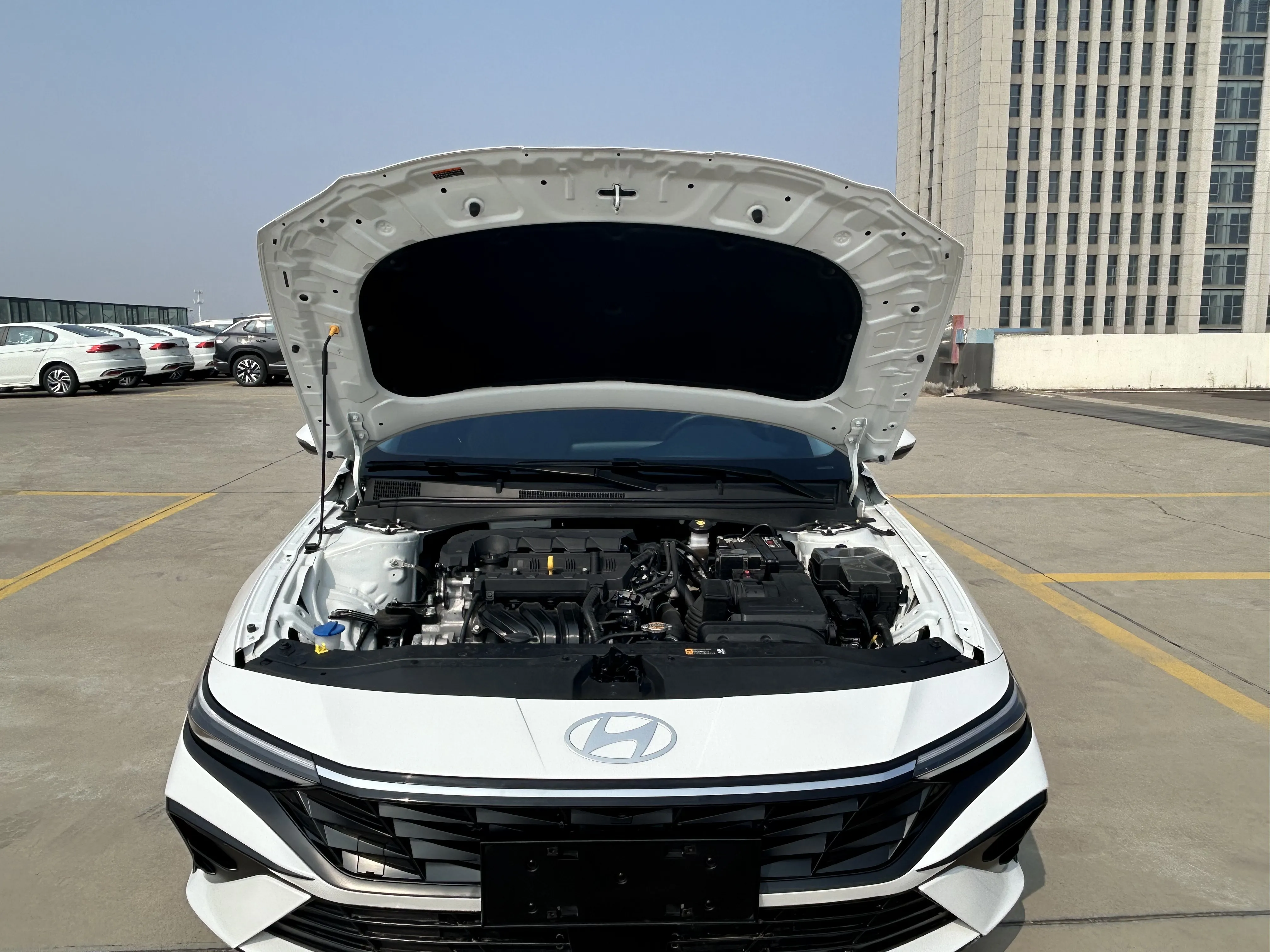 Hyundai Elantra, 2023
