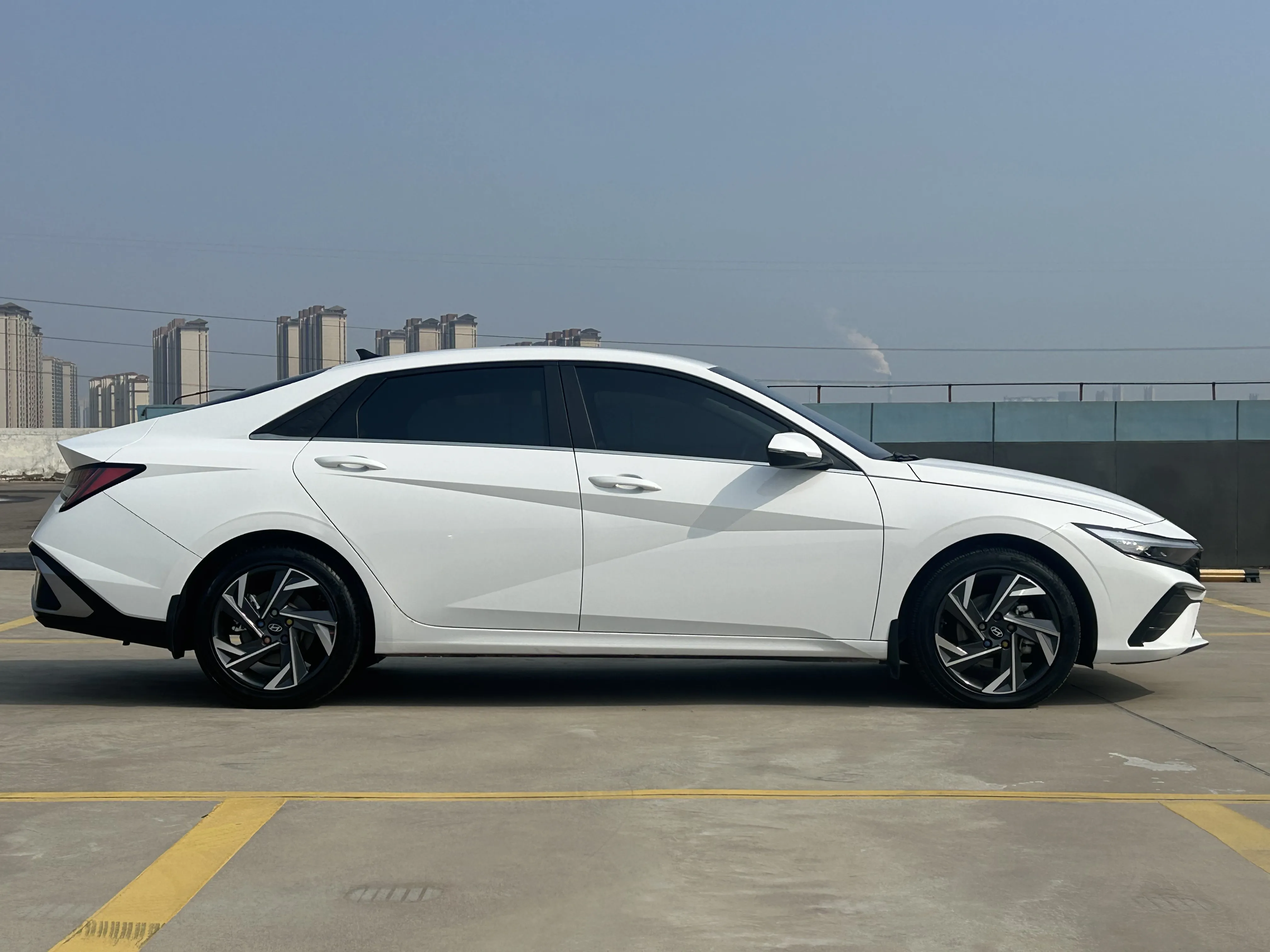 Hyundai Elantra, 2023