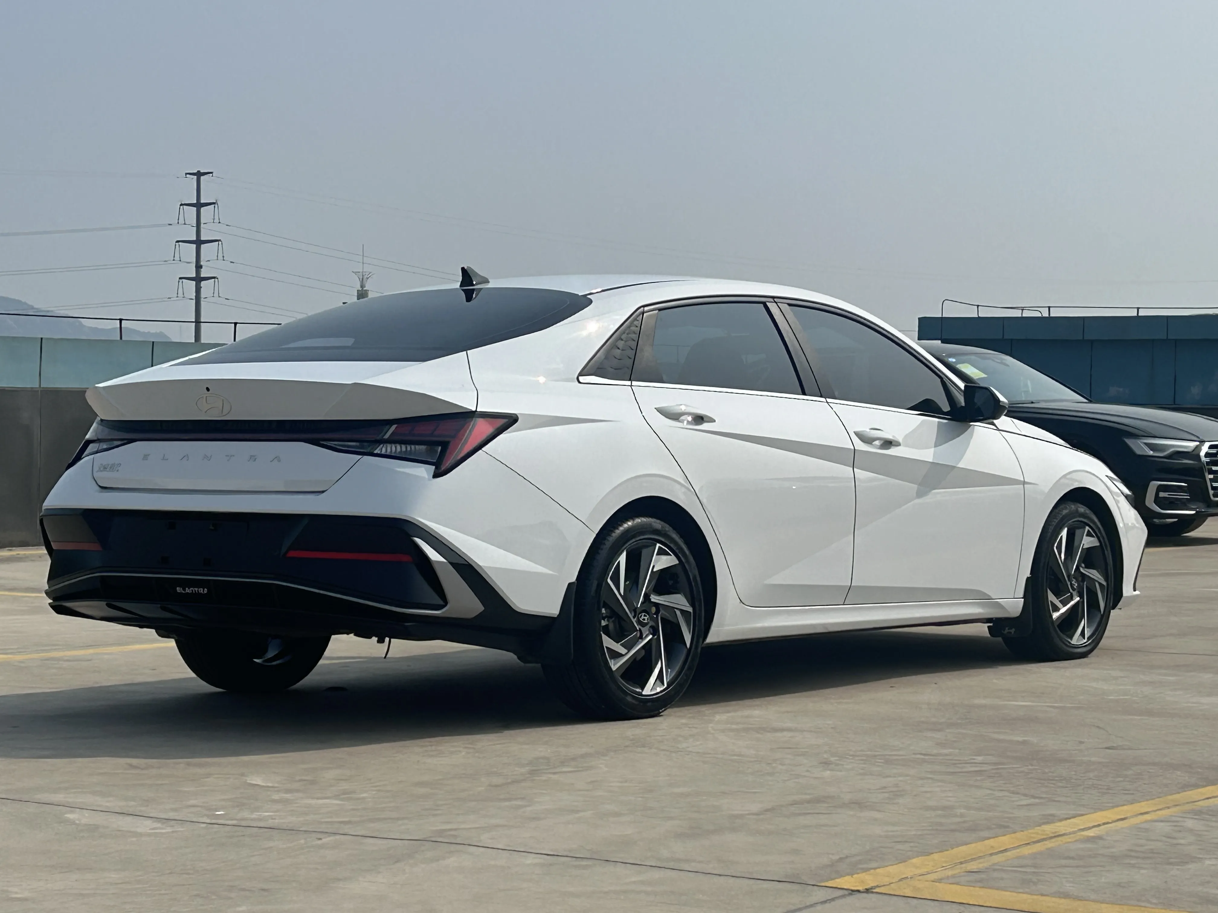 Hyundai Elantra, 2023