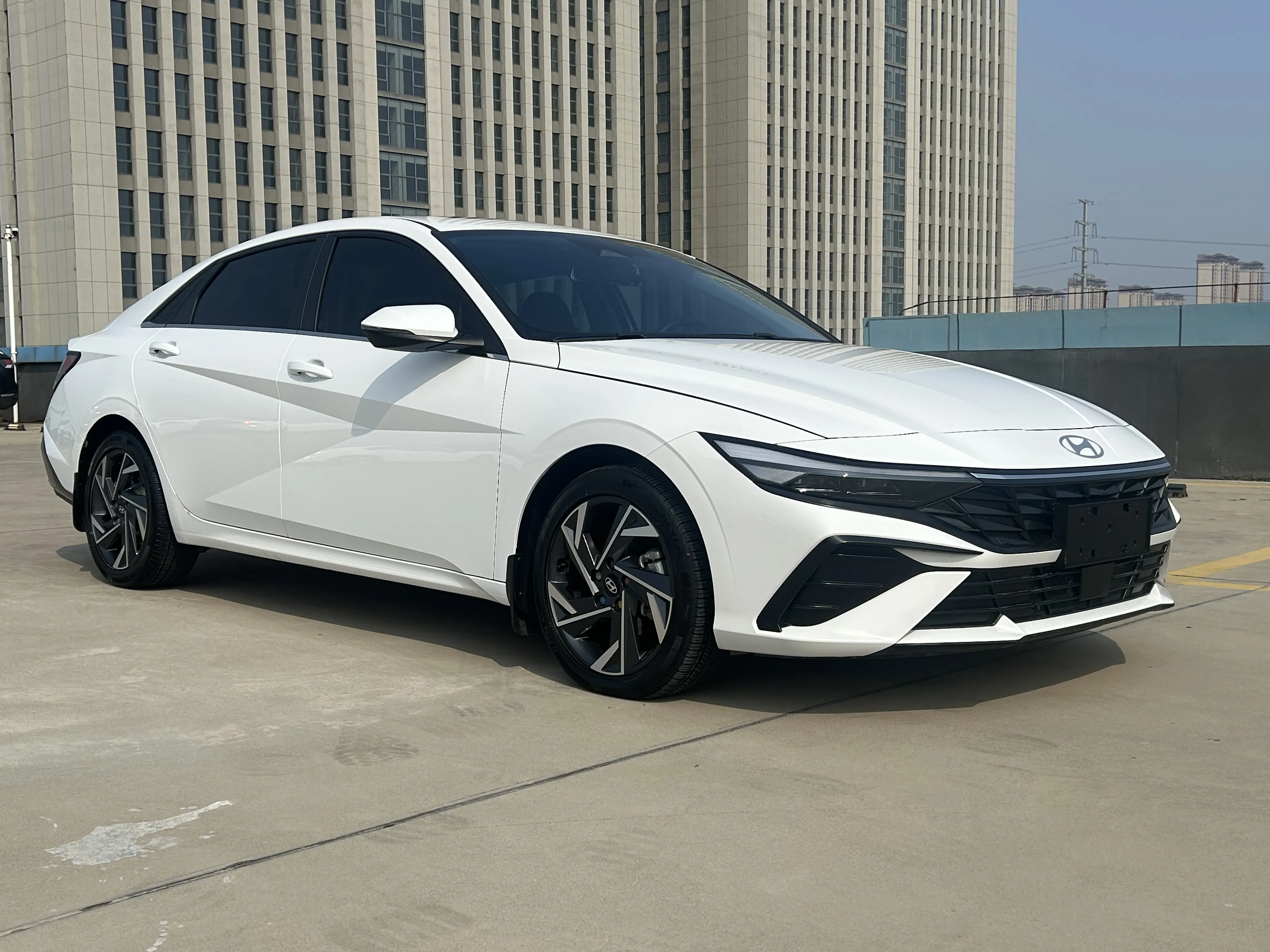 Hyundai Elantra, 2023