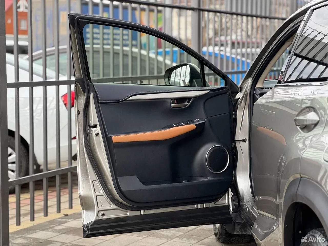 Lexus NX, 2020