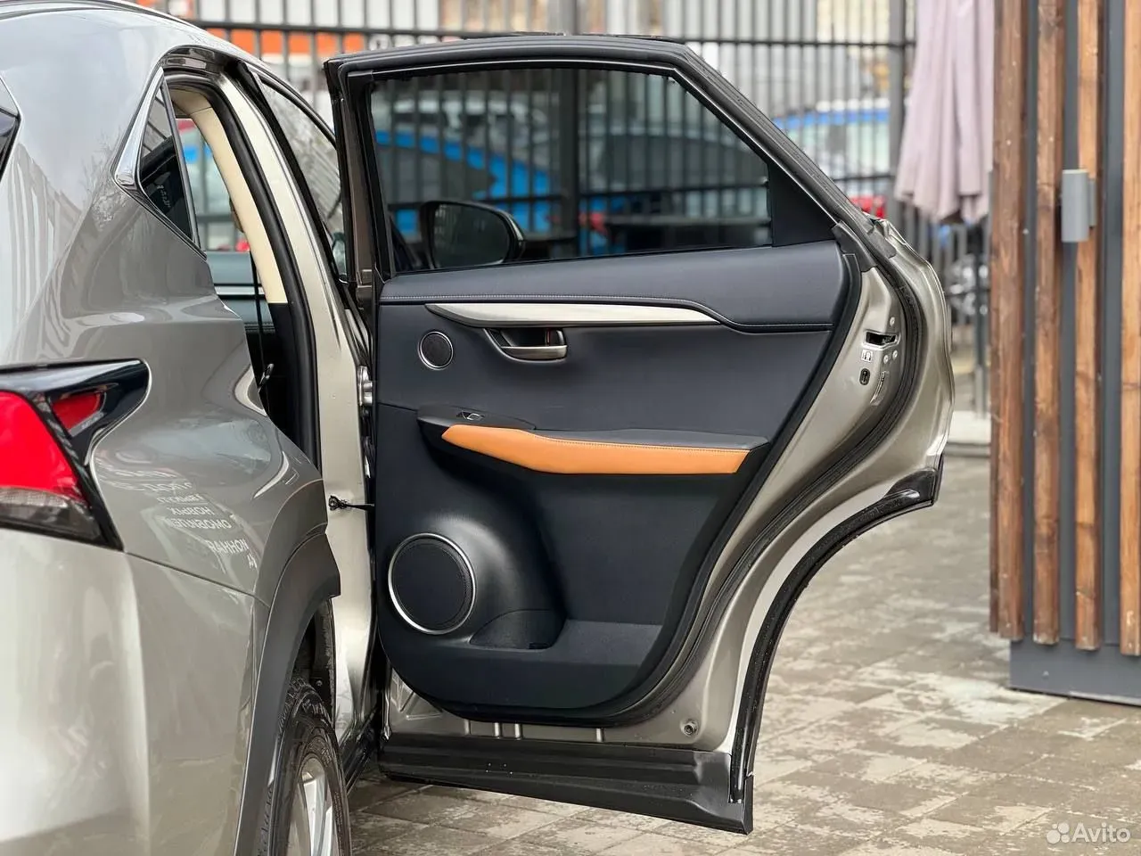 Lexus NX, 2020
