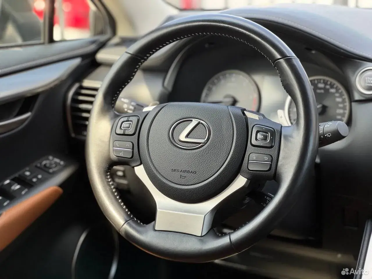 Lexus NX, 2020