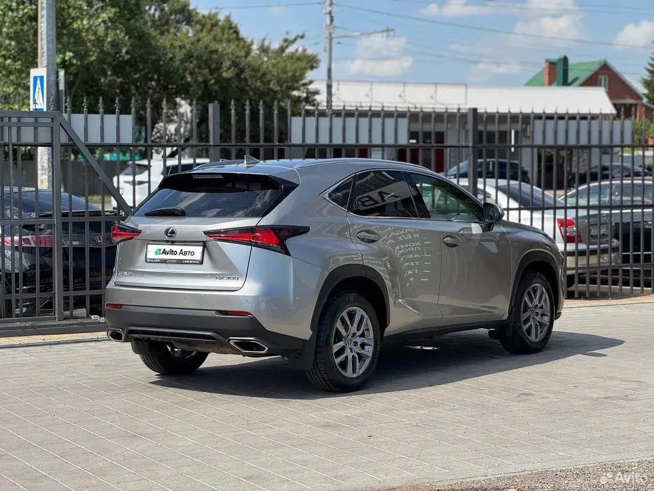 Lexus NX, 2020