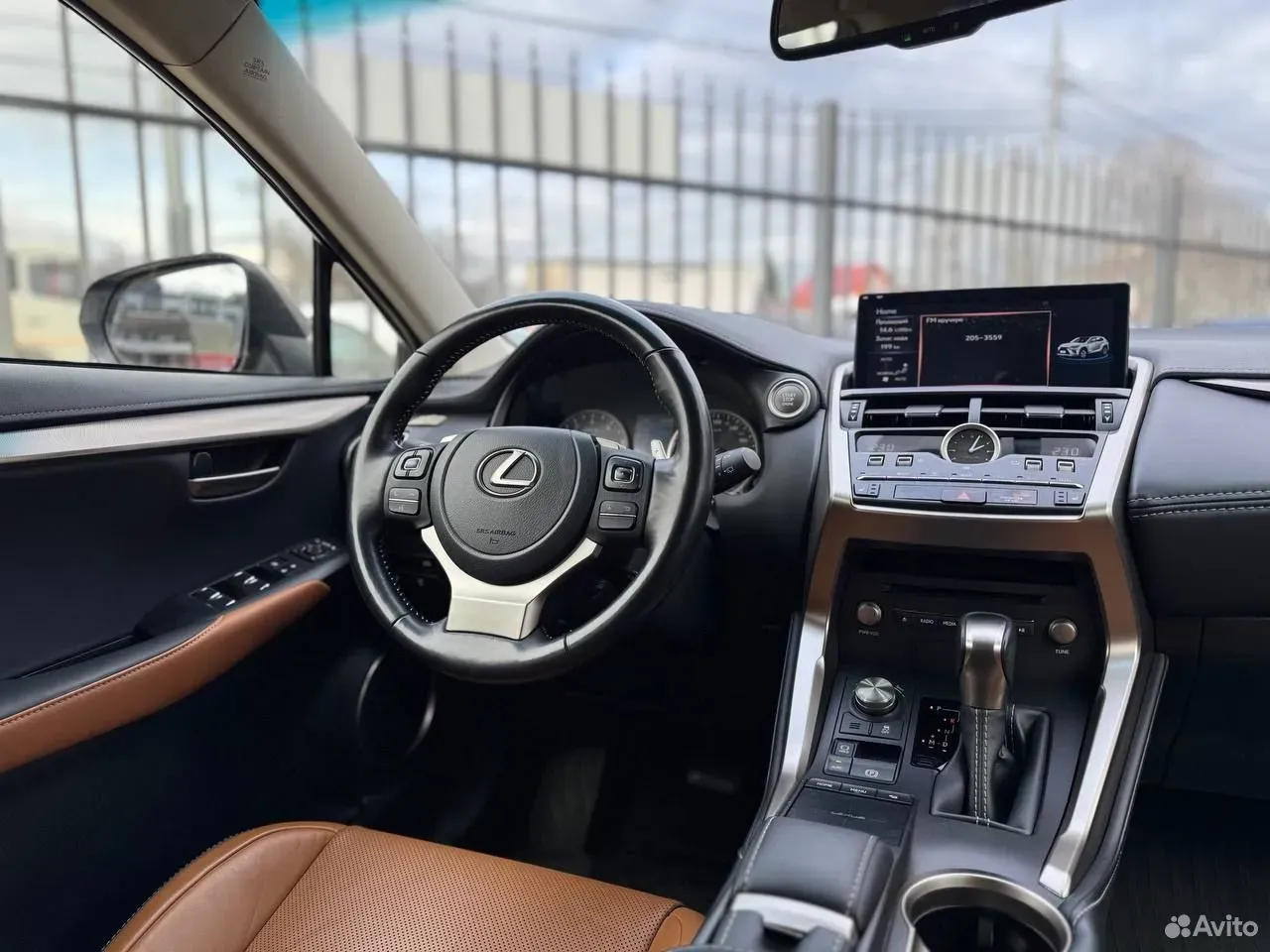 Lexus NX, 2020