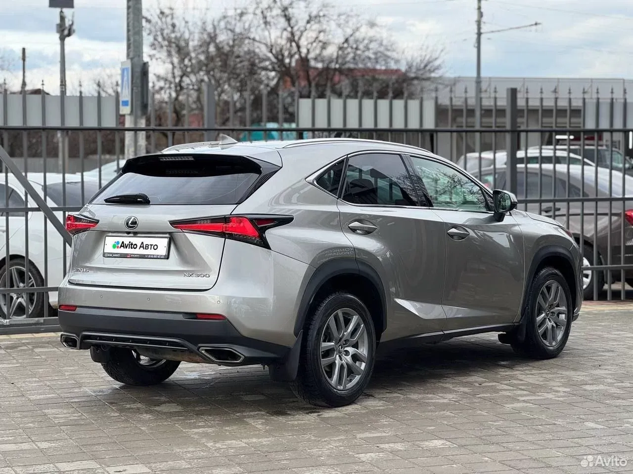 Lexus NX, 2020