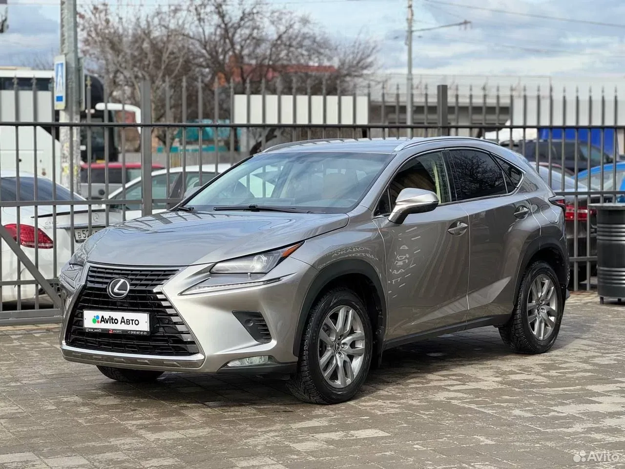 Lexus NX, 2020