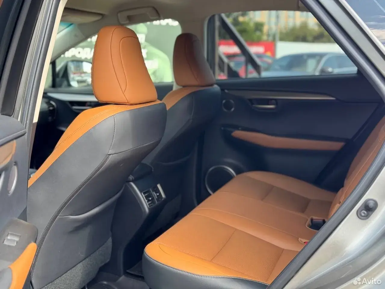 Lexus NX, 2020
