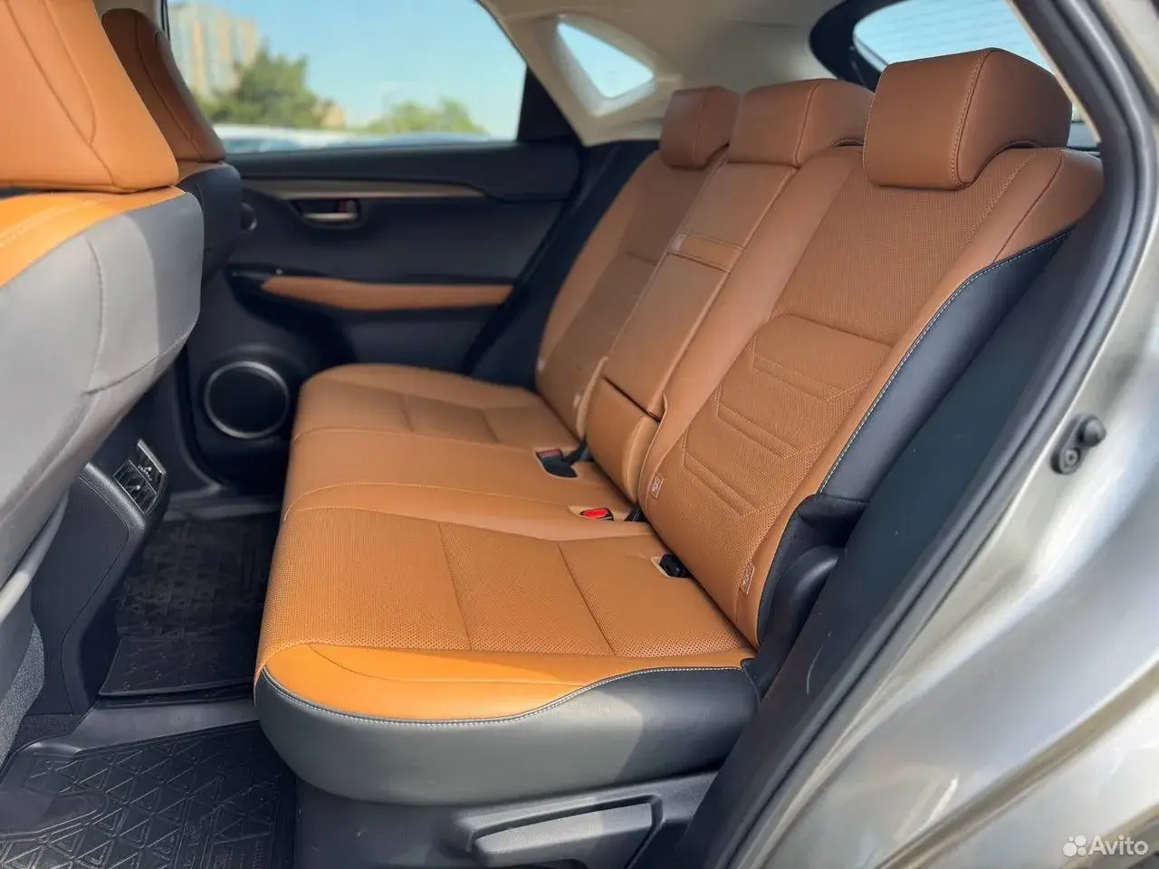 Lexus NX, 2020