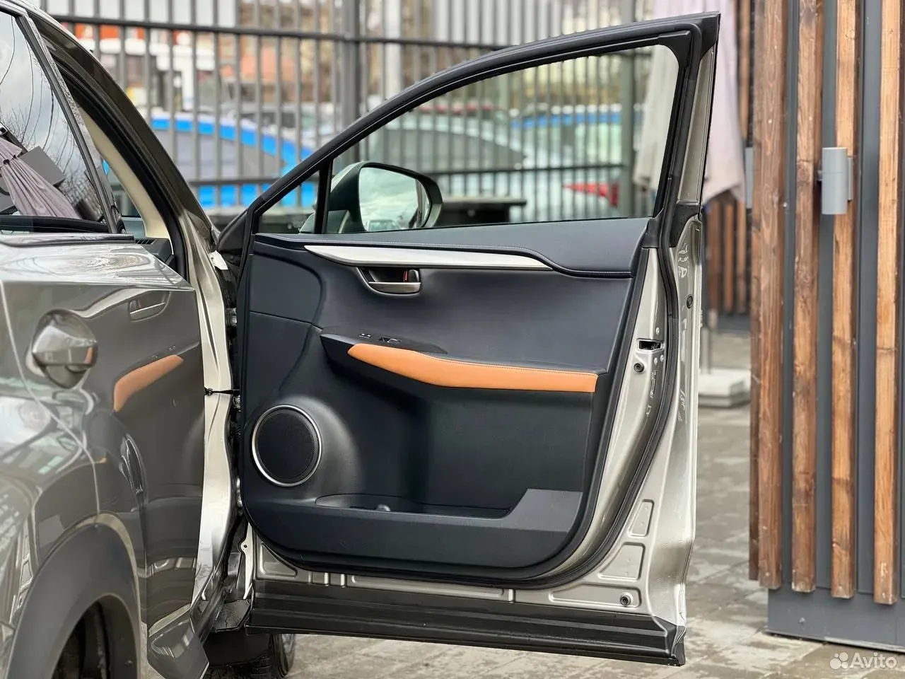 Lexus NX, 2020