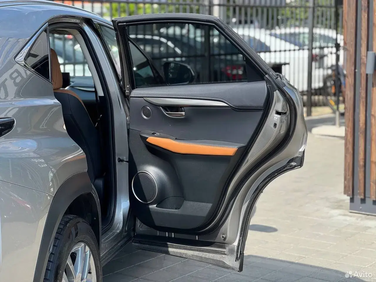 Lexus NX, 2020