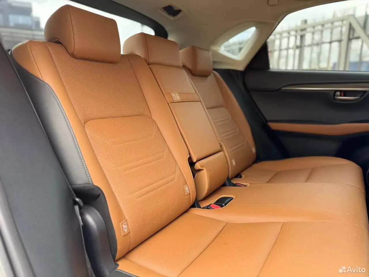 Lexus NX, 2020