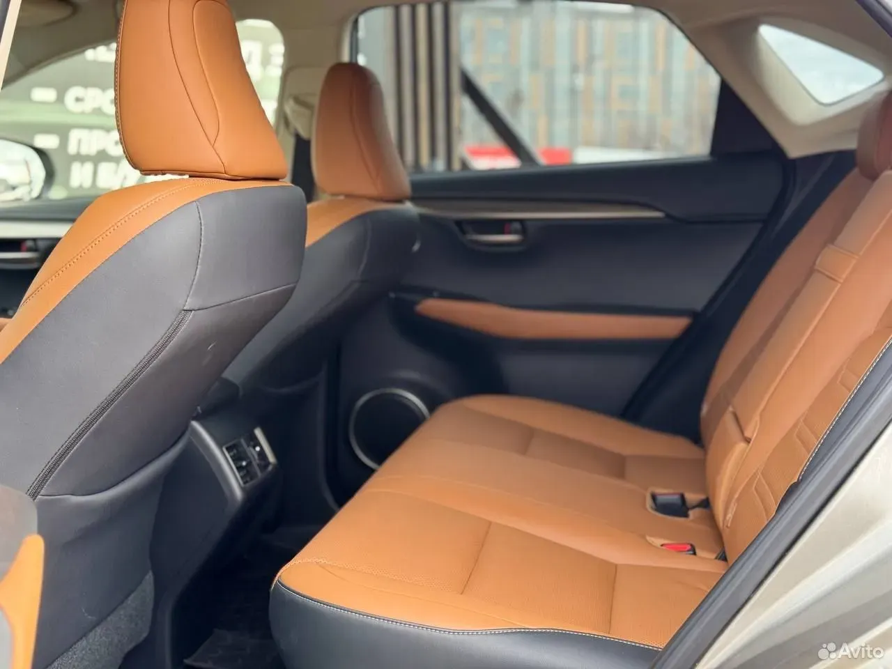 Lexus NX, 2020