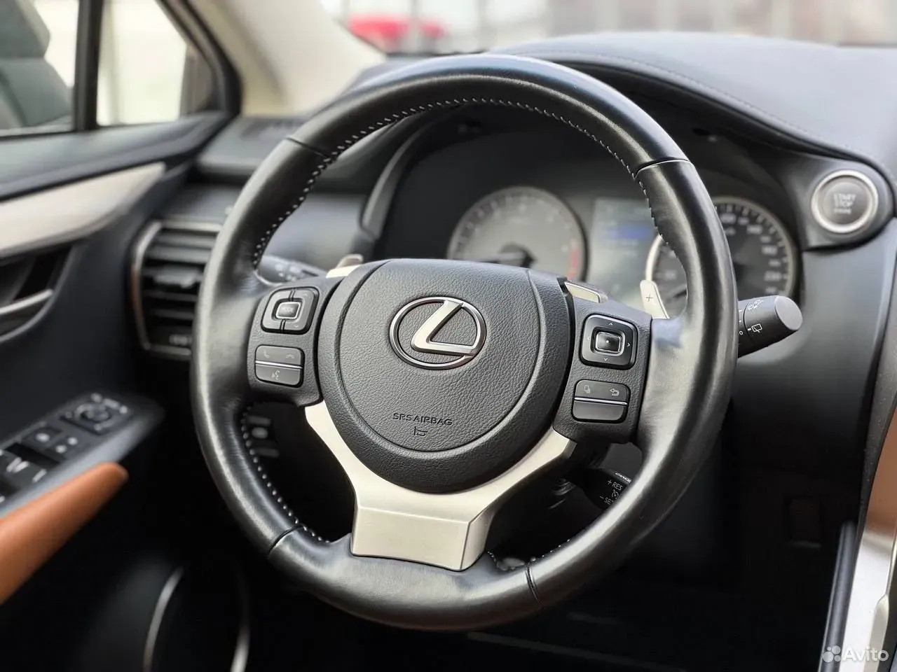 Lexus NX, 2020