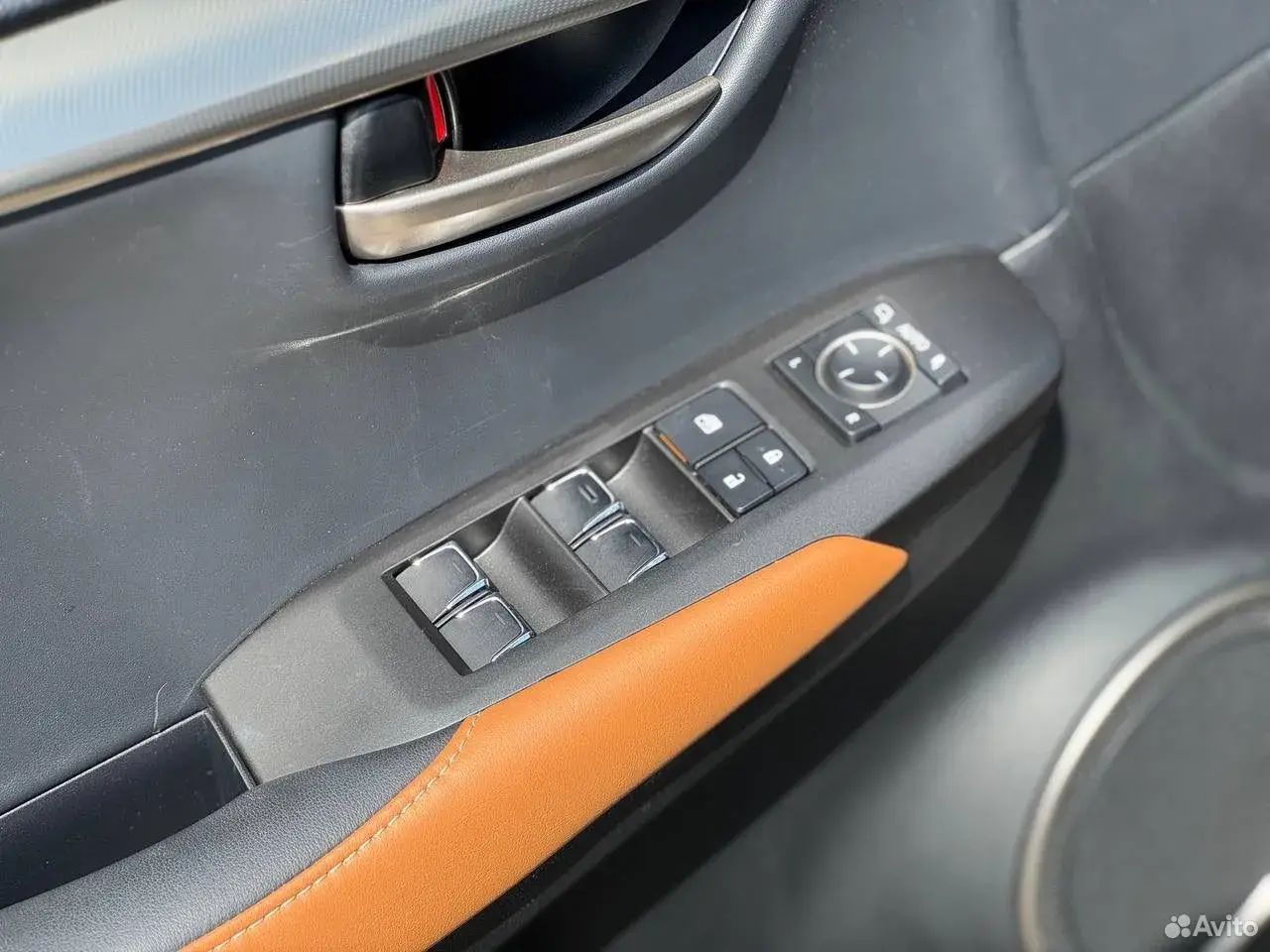 Lexus NX, 2020