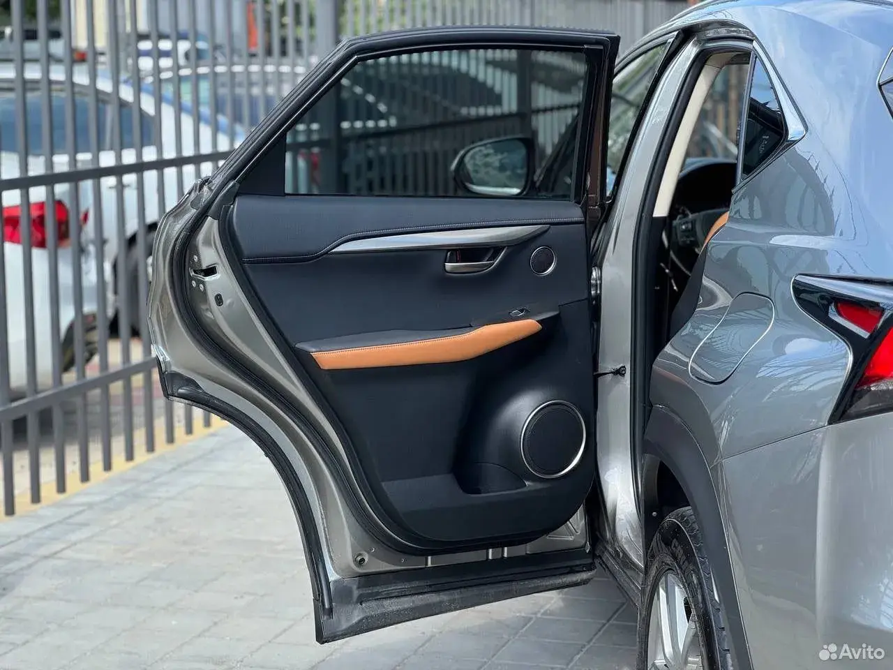 Lexus NX, 2020