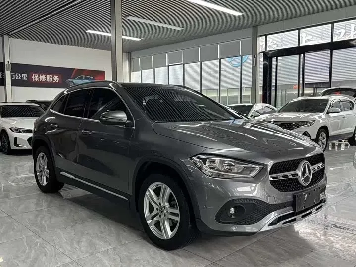 Mercedes-Benz GLA 180, 2022