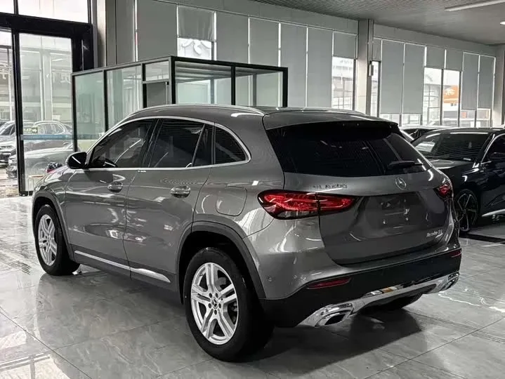 Mercedes-Benz GLA 180, 2022