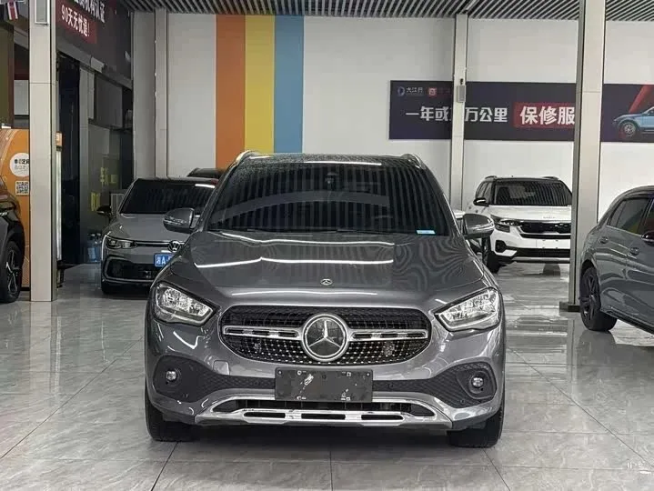 Mercedes-Benz GLA 180, 2022