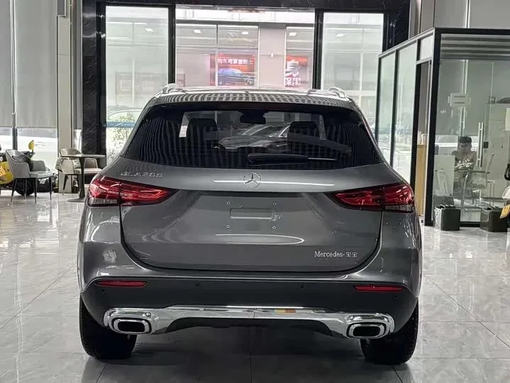 Mercedes-Benz GLA 180, 2022