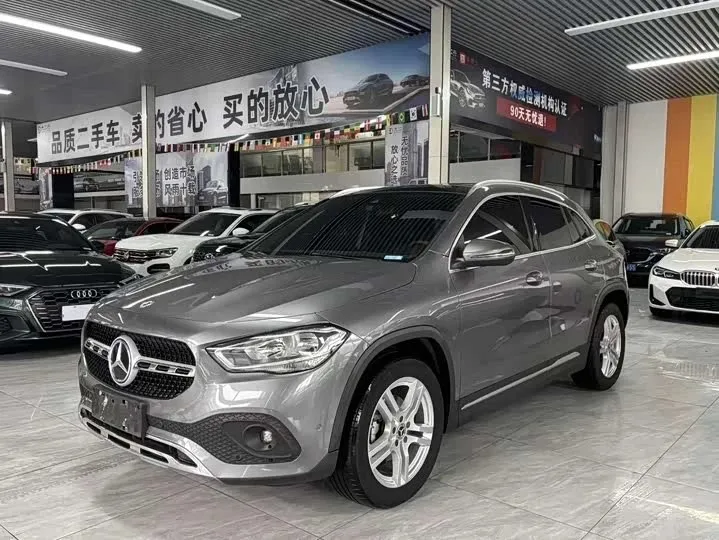 Mercedes-Benz GLA 180, 2022