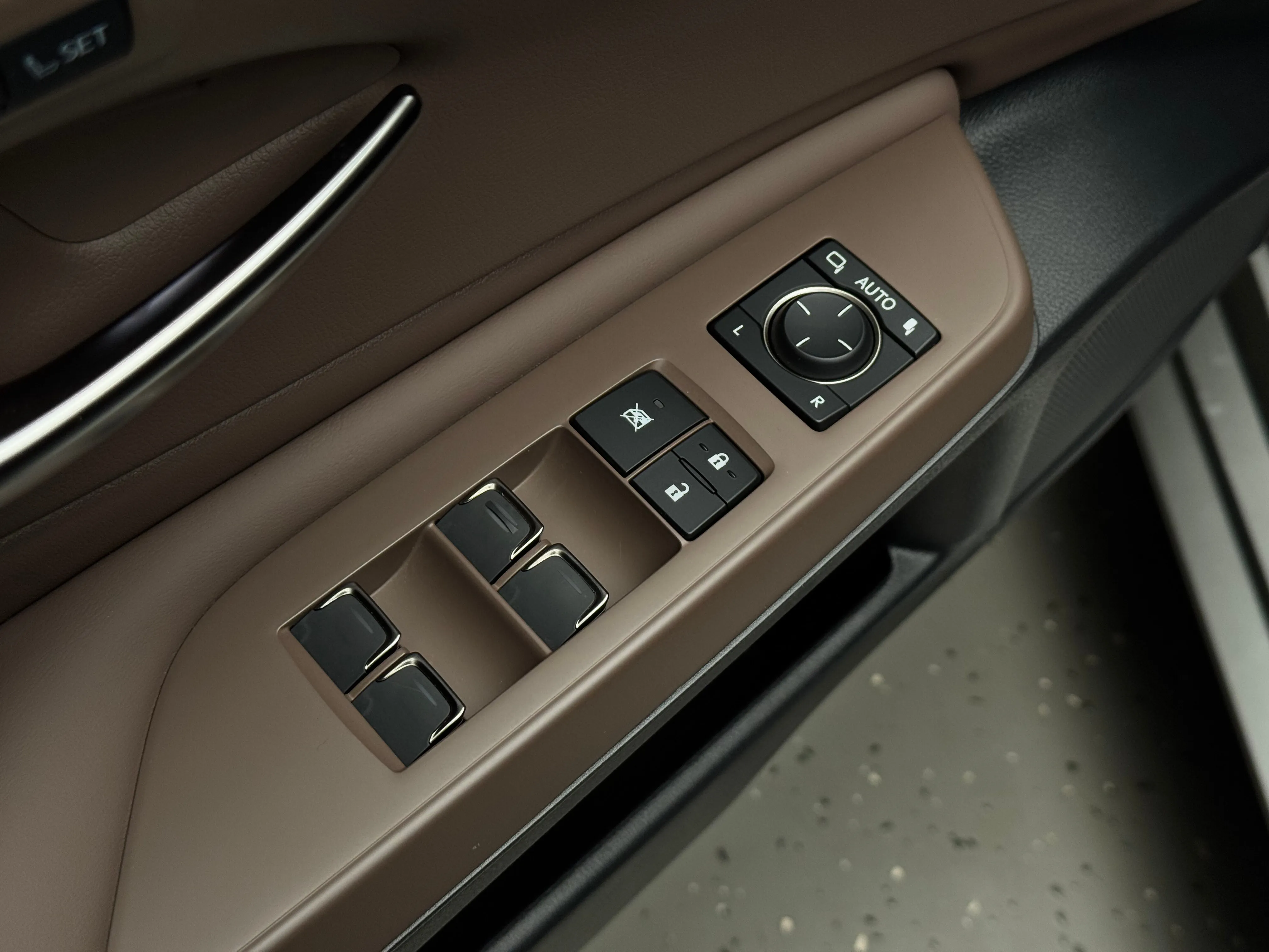 Lexus ES 2025 16