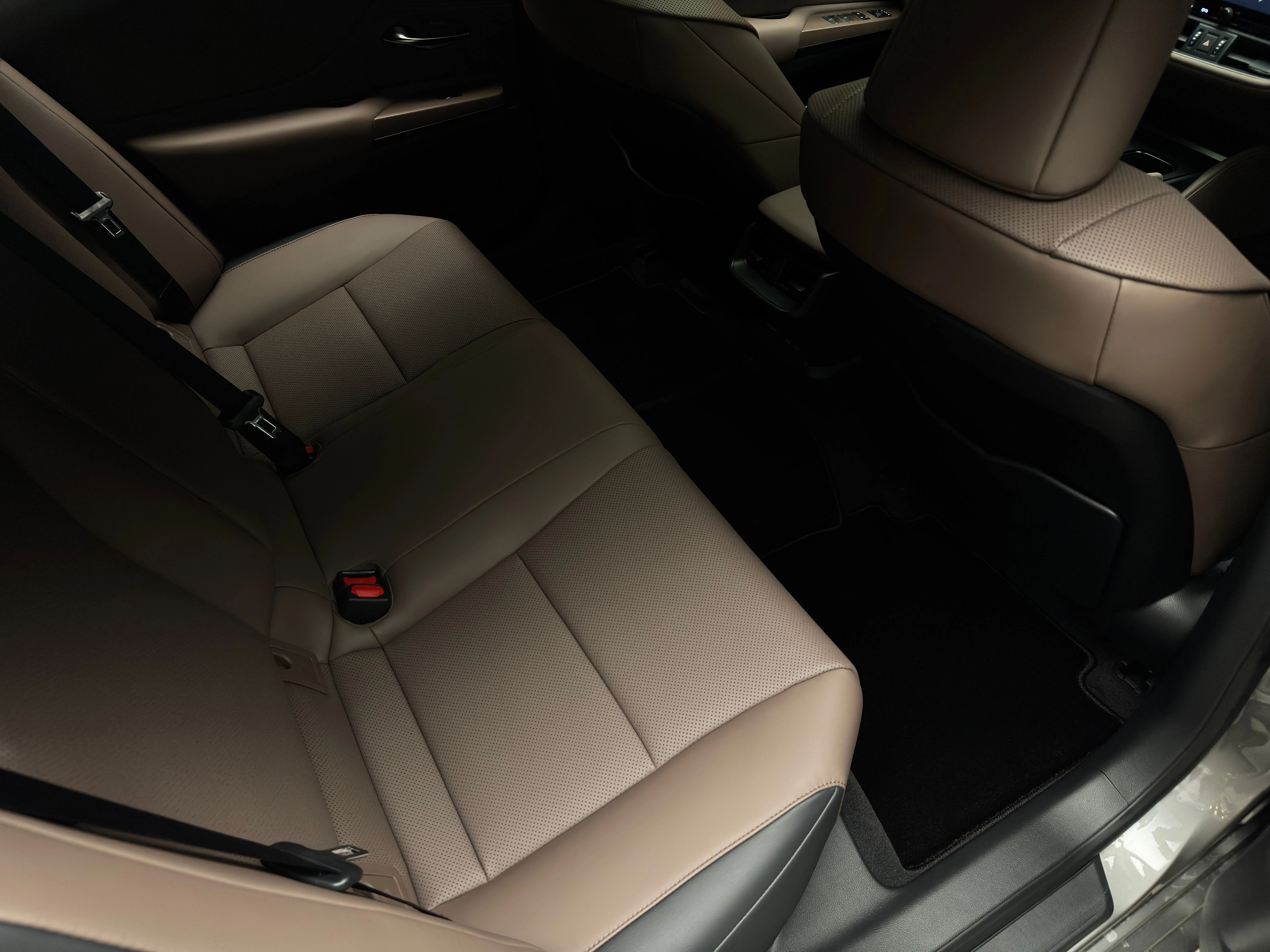 Lexus ES 2025 22