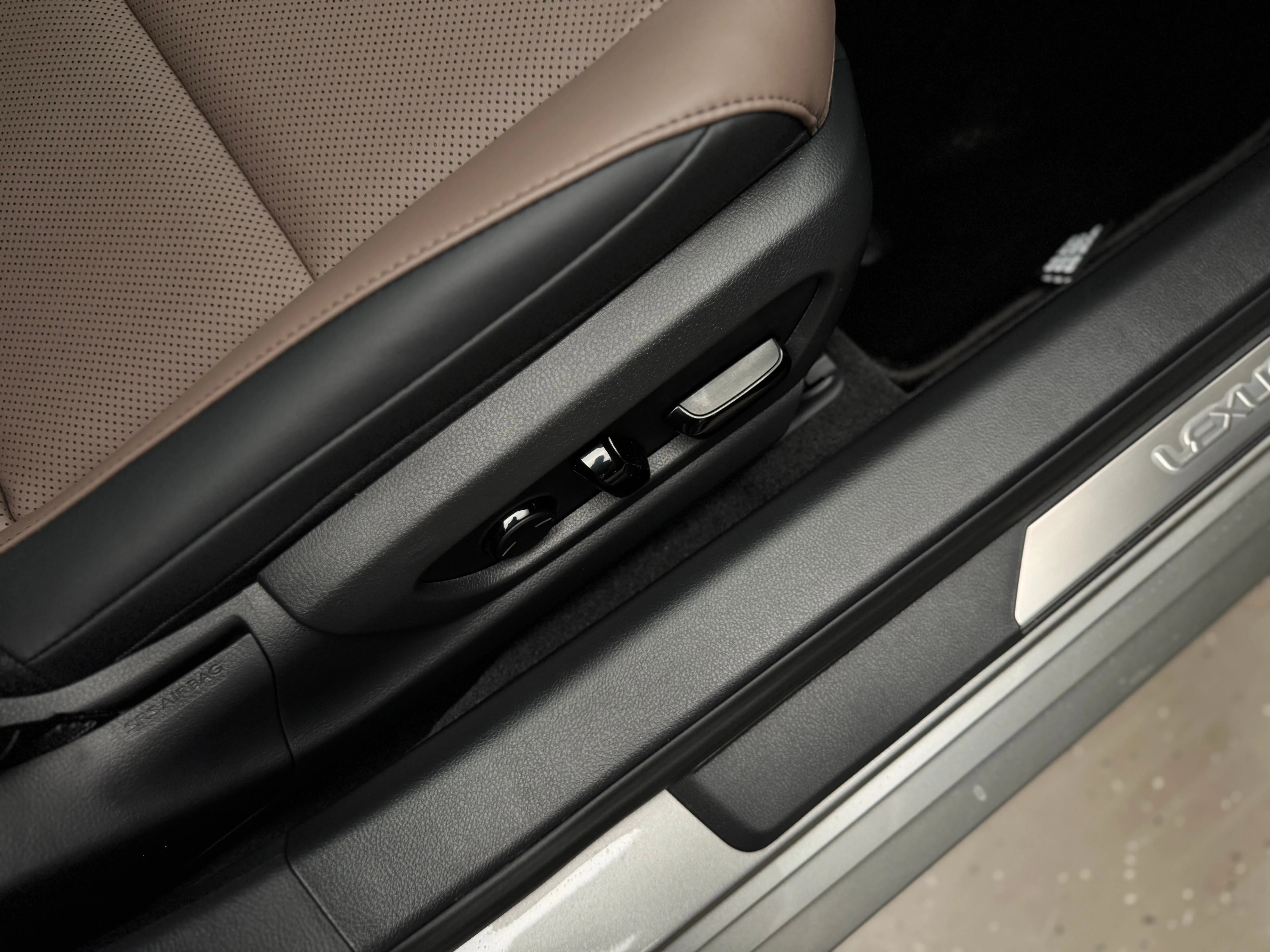 Lexus ES 2025 24