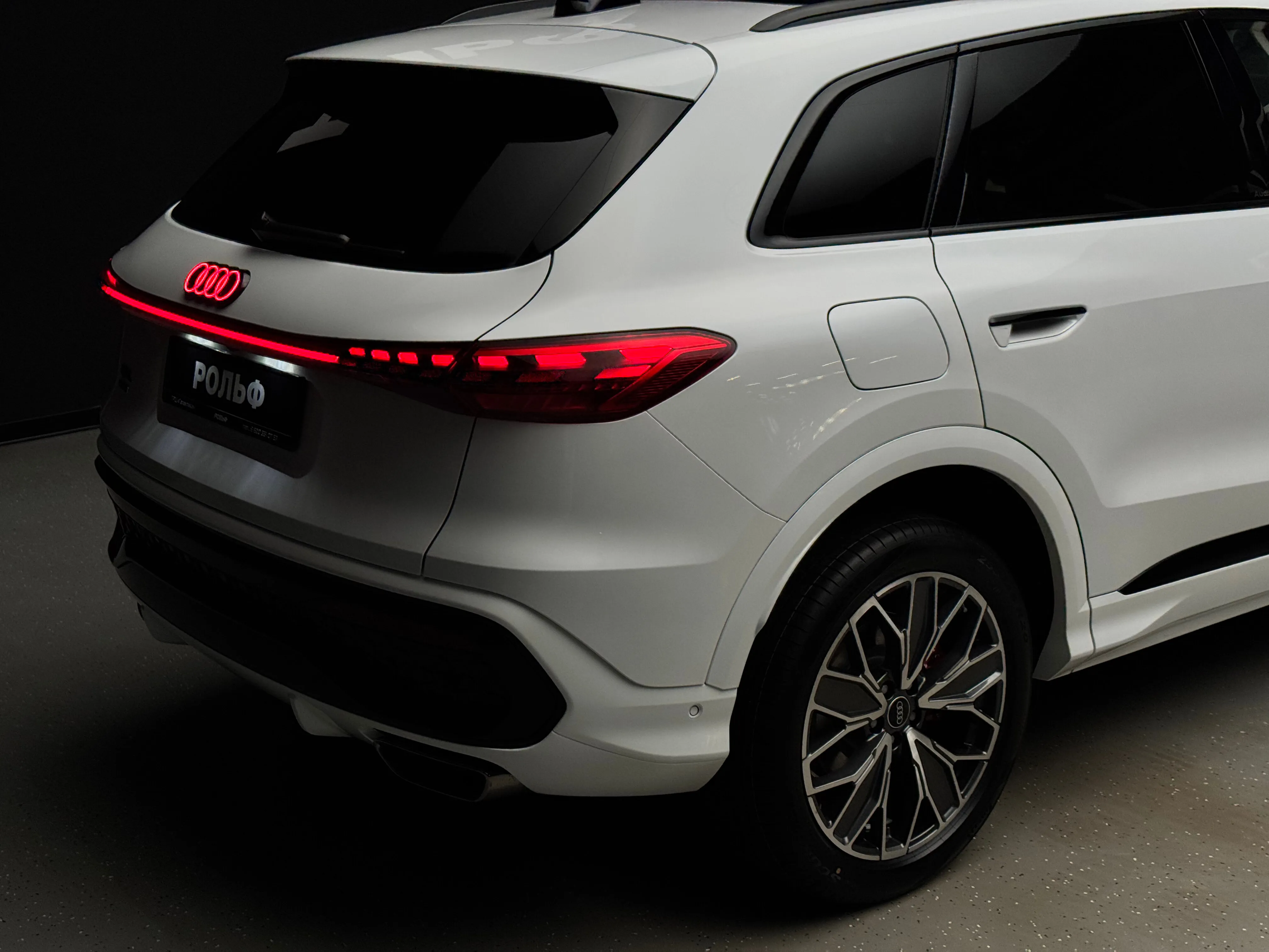 Audi Q5L 2025 9