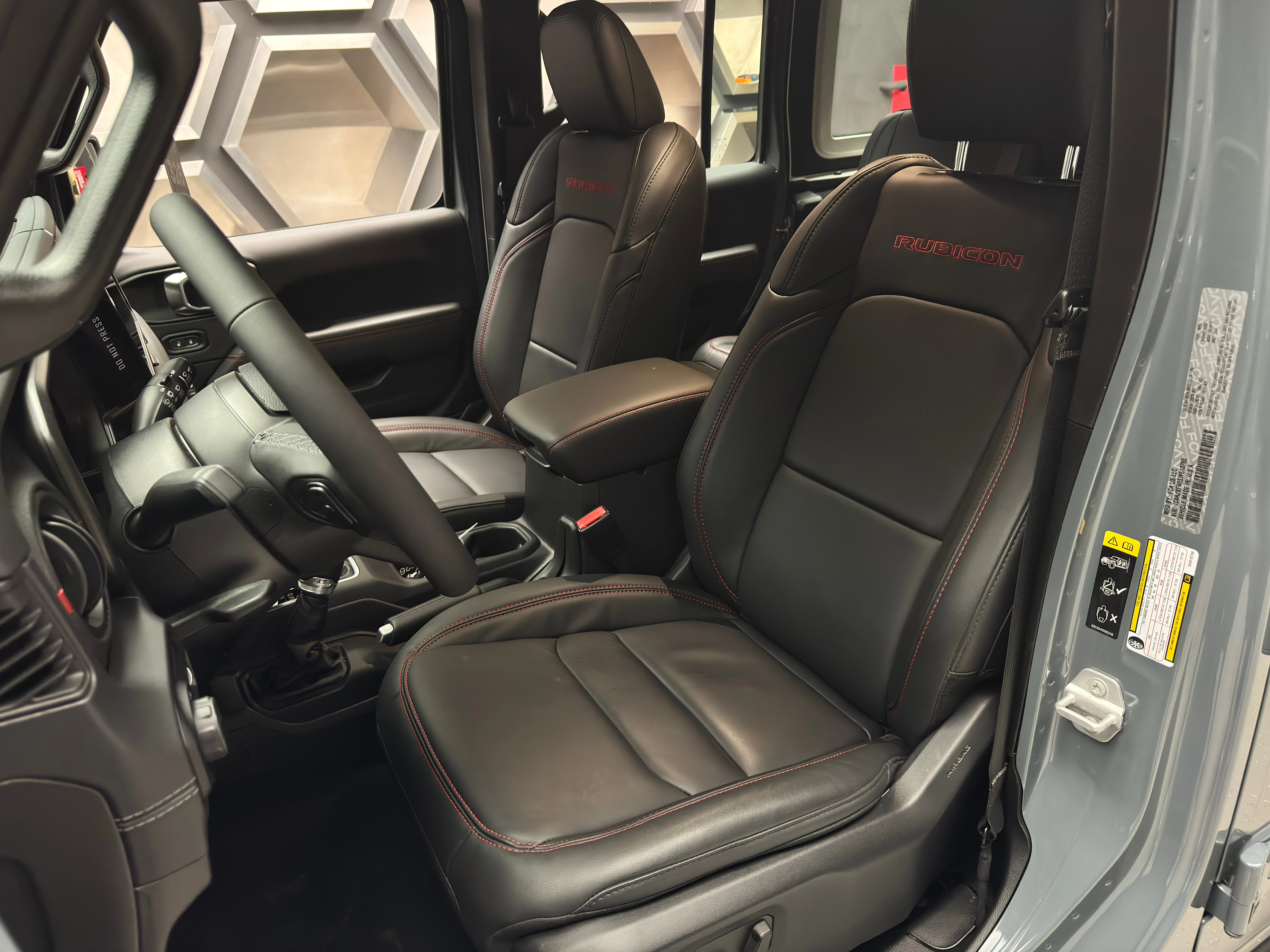 Jeep Wrangler 2025 12