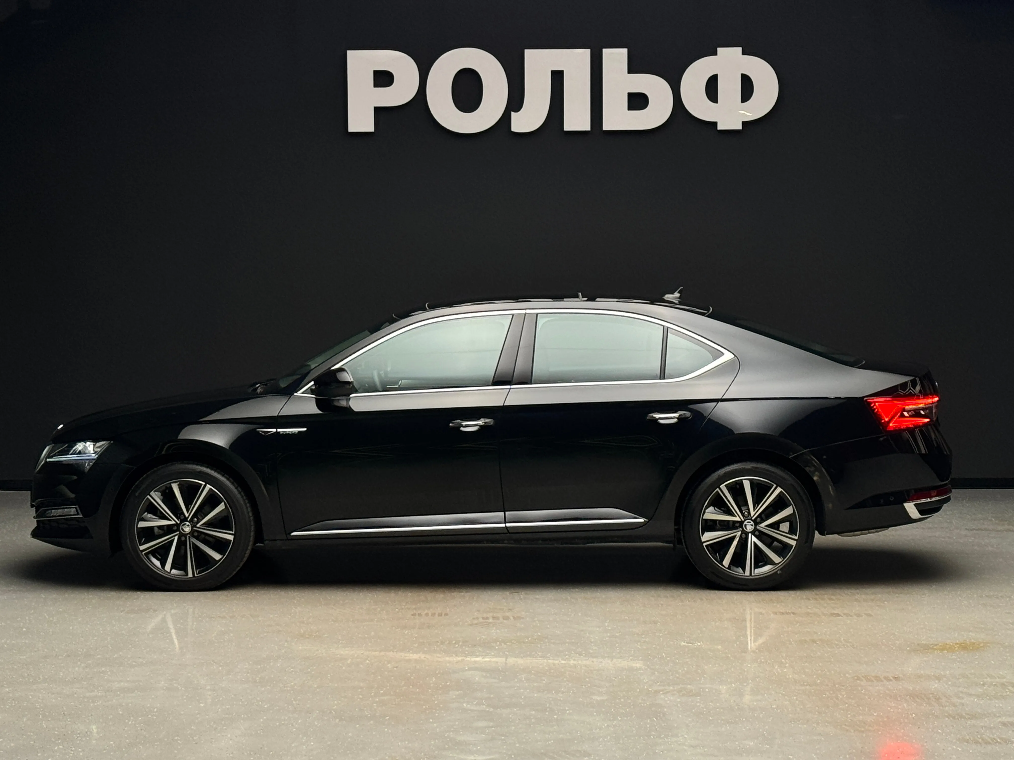 Skoda Superb 2025 6