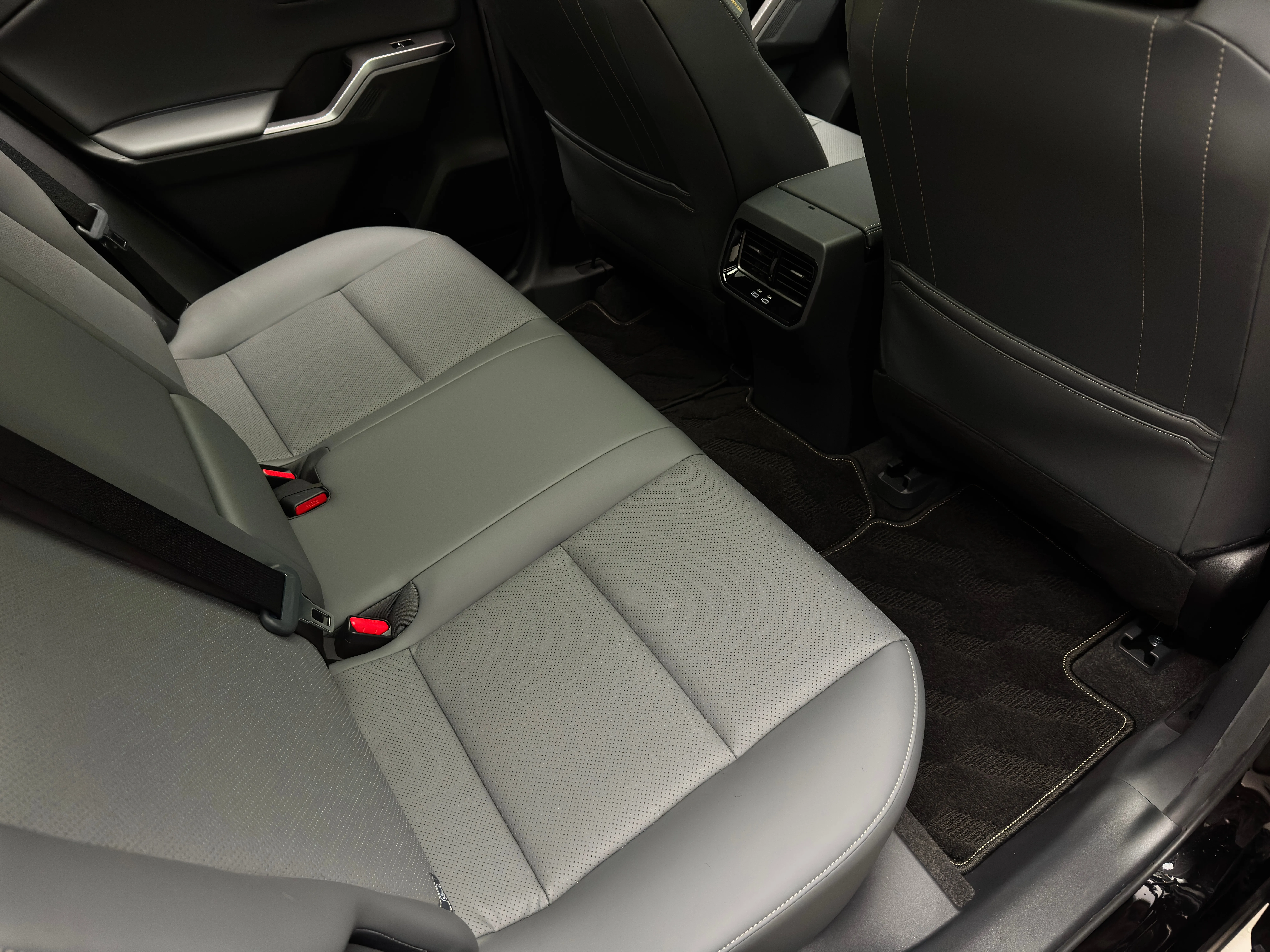 Toyota RAV4 2026 22