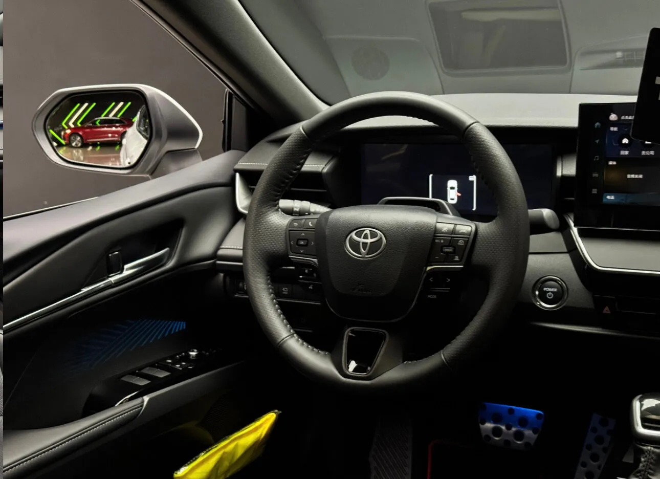 Toyota Camry 2025 11