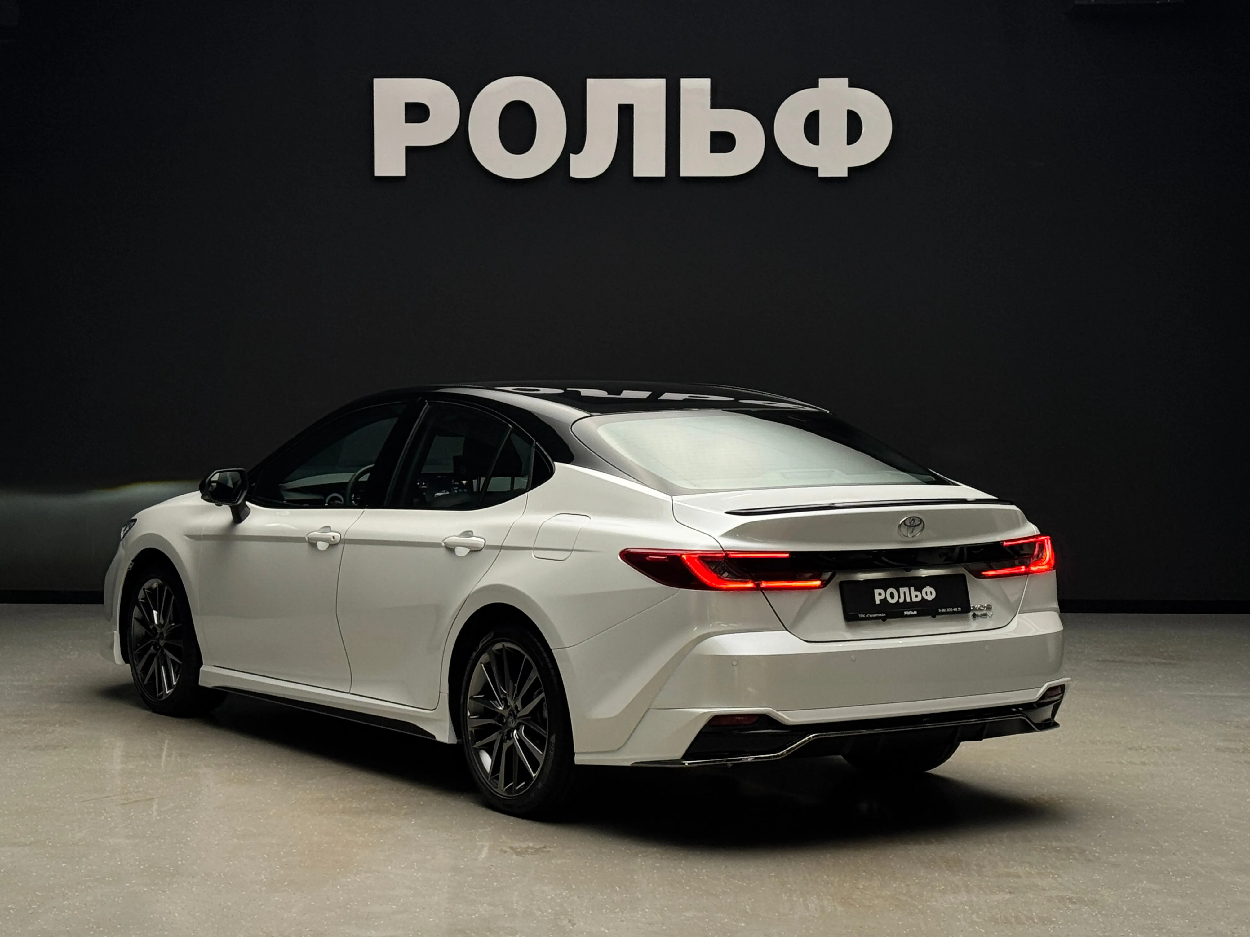 Toyota Camry 2025 3