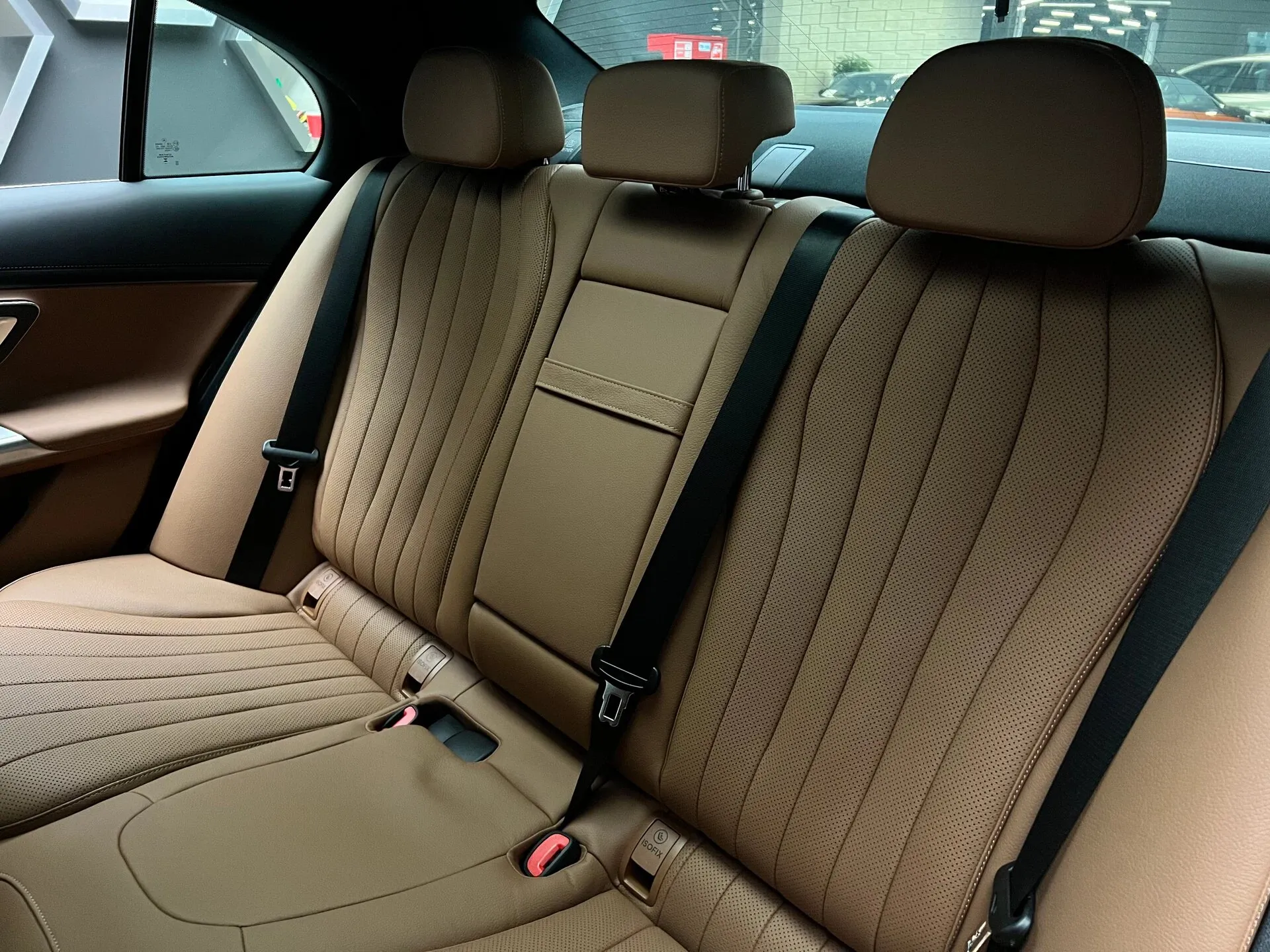 Mercedes-Benz E-класс 2025 11