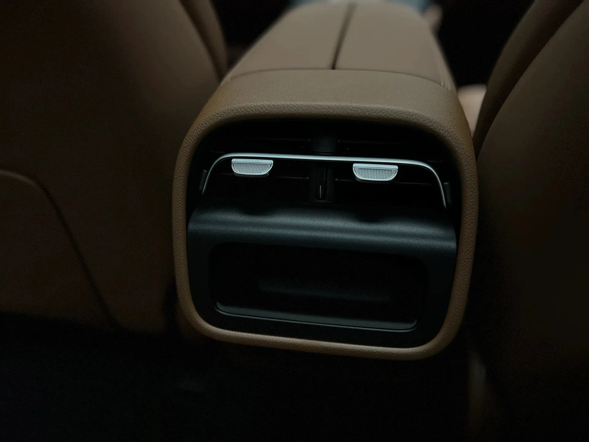 Mercedes-Benz E-класс 2025 14